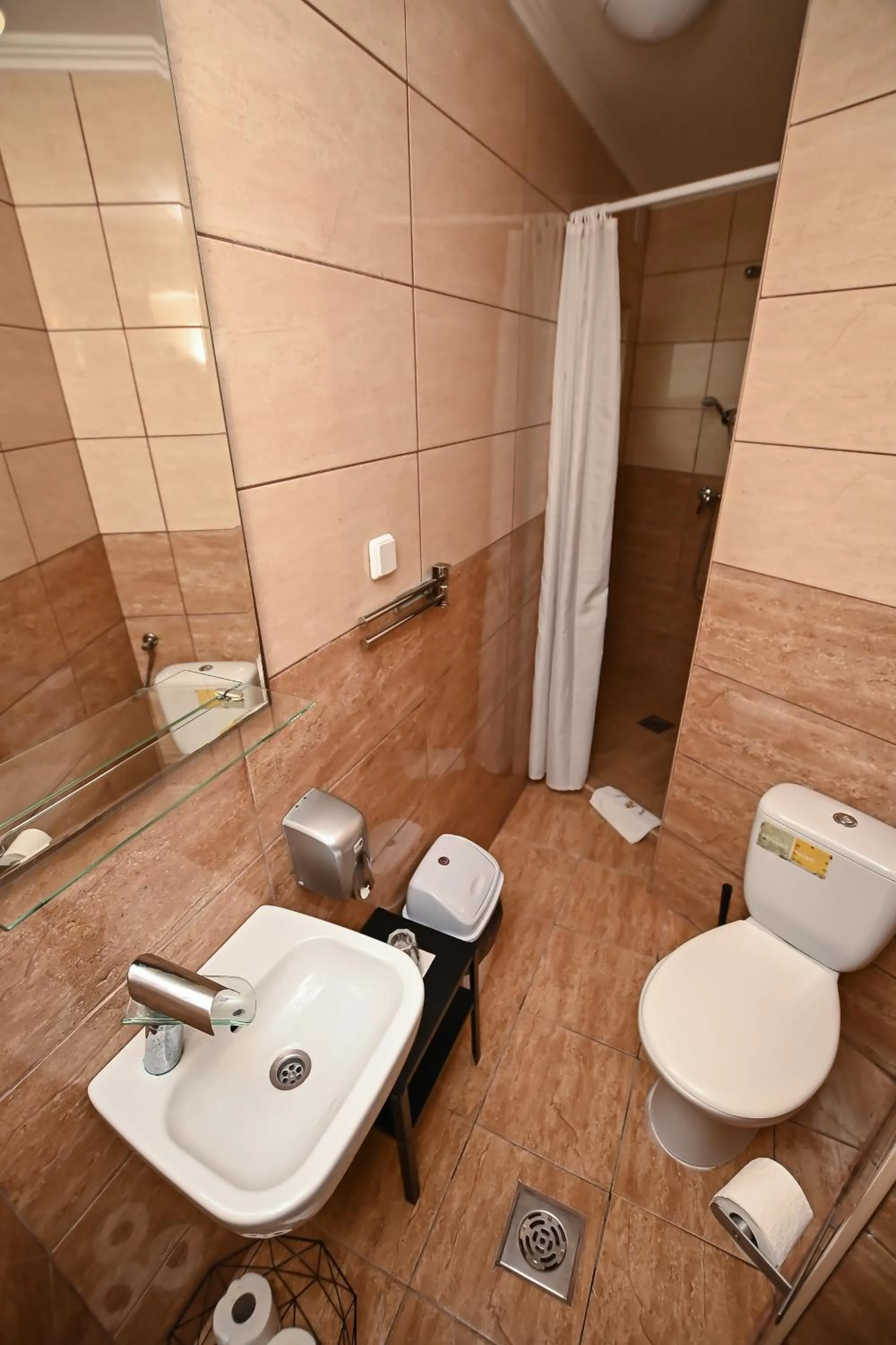 Bathroom in Vaskó Panzió Borpince