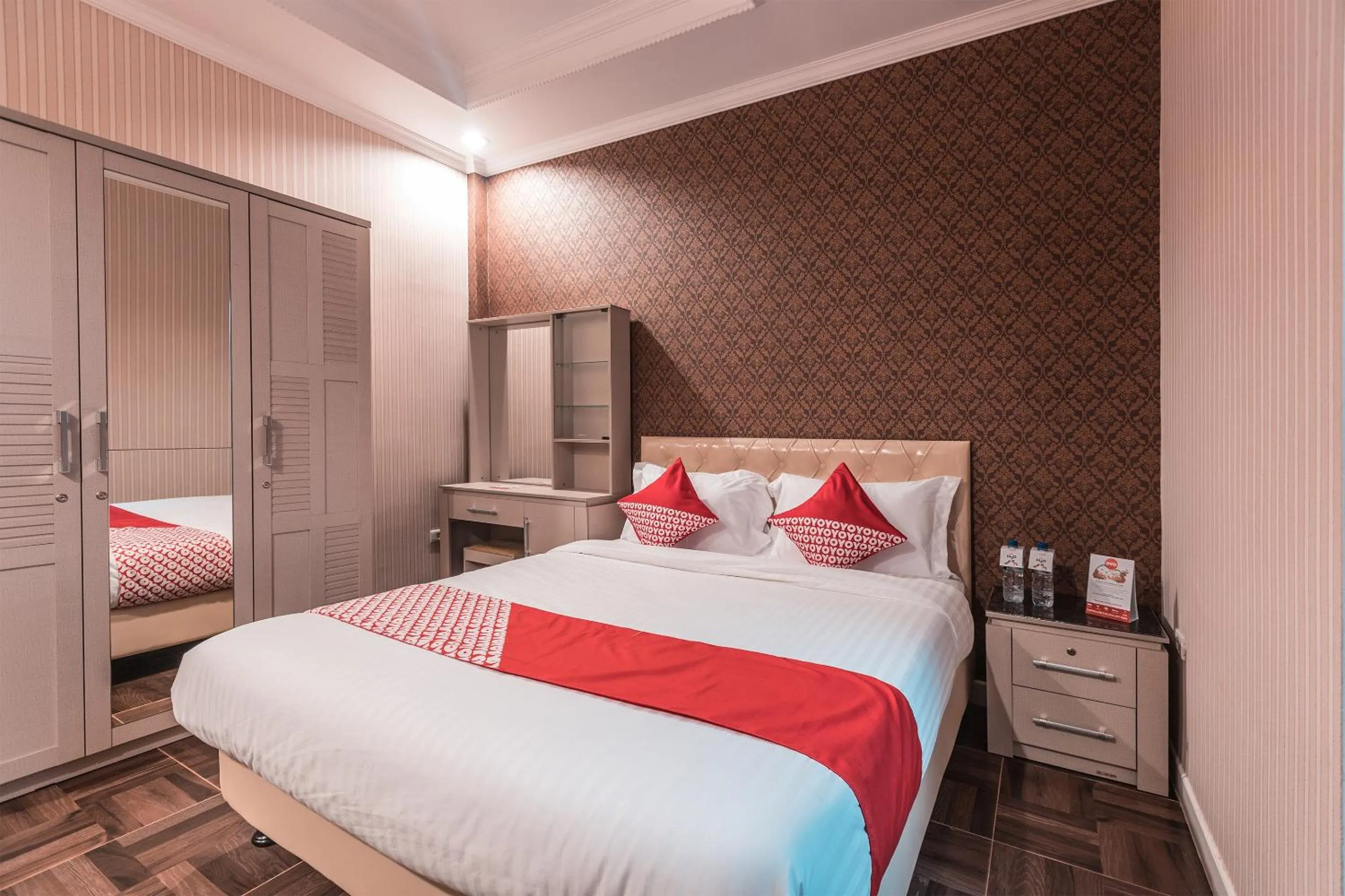 Bedroom, Bed in Capital O 371 Kwitang Guest House