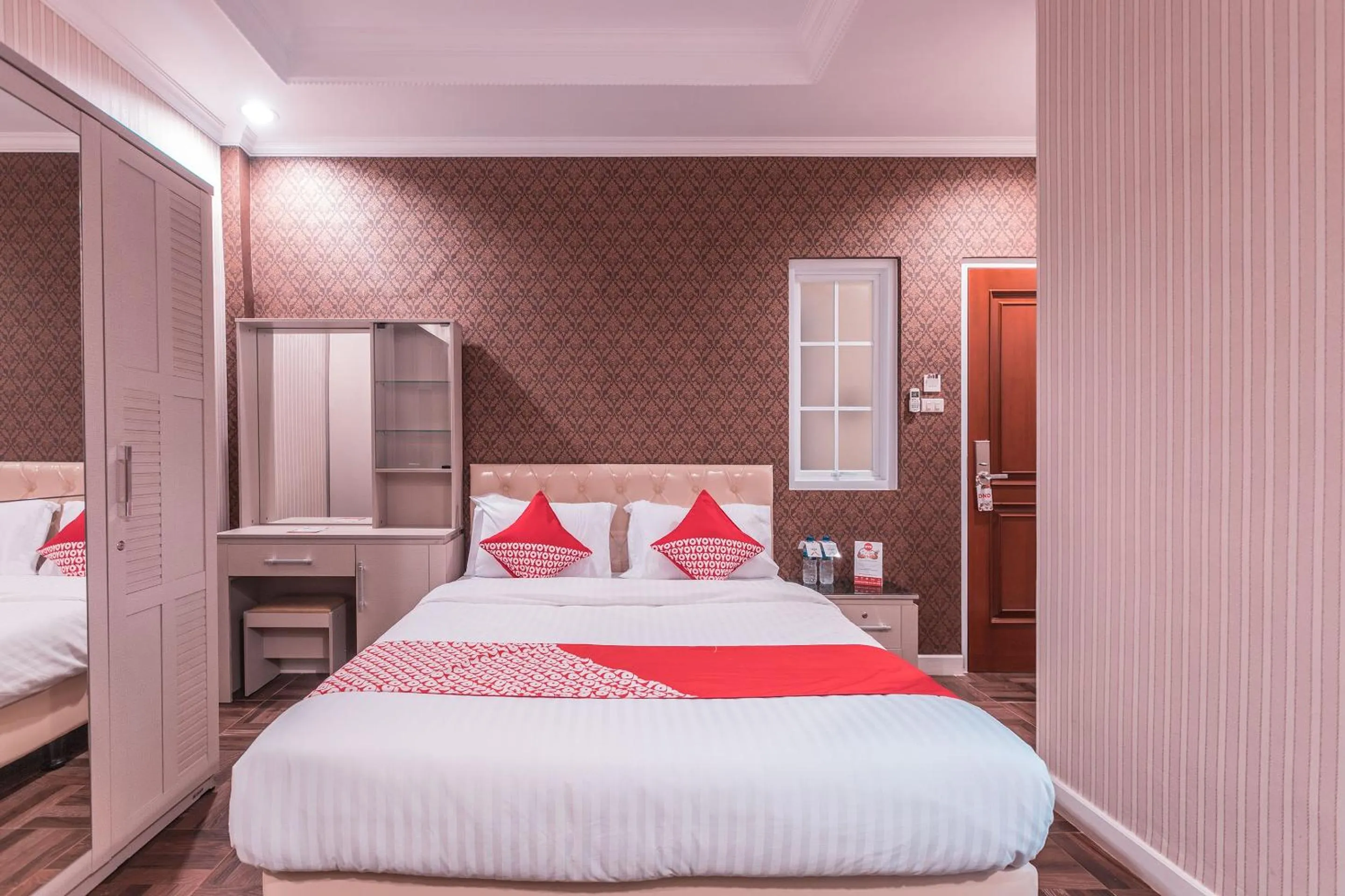 Bedroom, Bed in Capital O 371 Kwitang Guest House