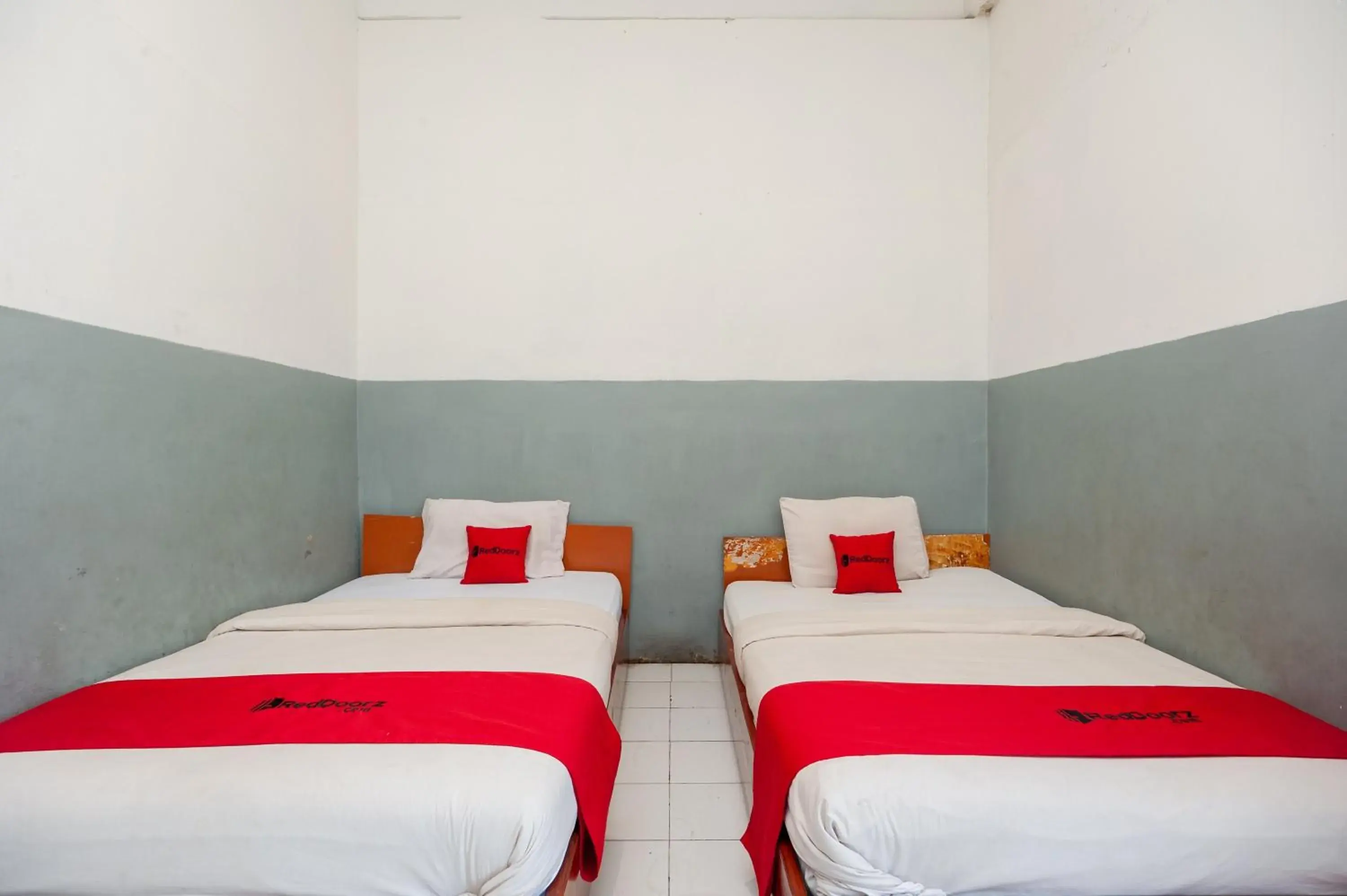 Standard Twin Room in Hotel O Bandar Lampung Near Teropong Kota Bukit Cindy Formerly Divka Residence Standard Twin Room in Hotel O Bandar Lampung Near Teropong Kota Bukit Cindy Formerly Divka Residence