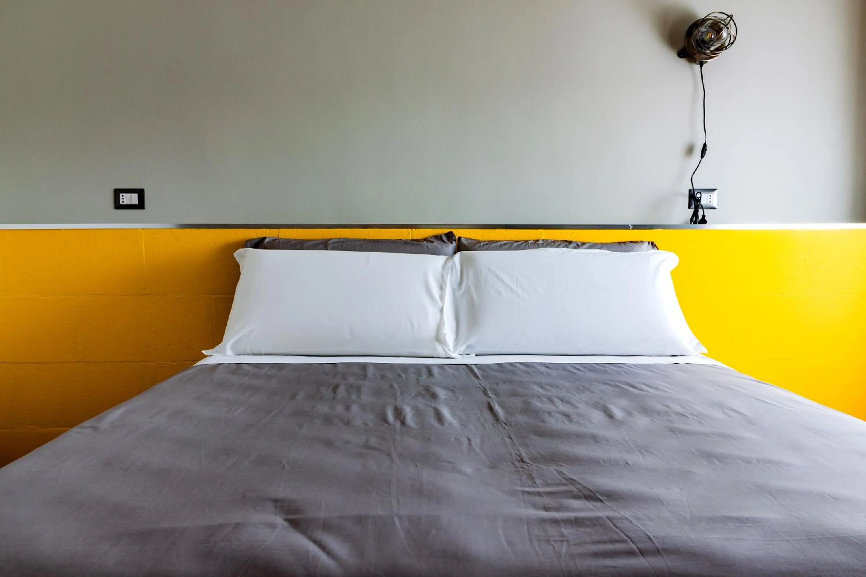 Bed in TRAVEL STATION Bedandbreakfast