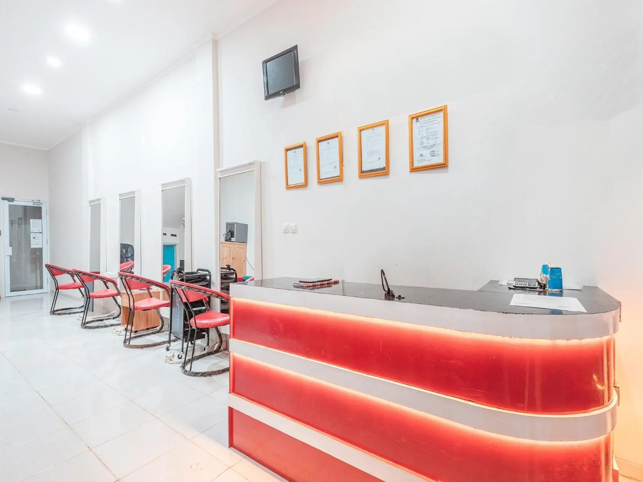 Lobby or reception in Hotel O 77 Guesthouse