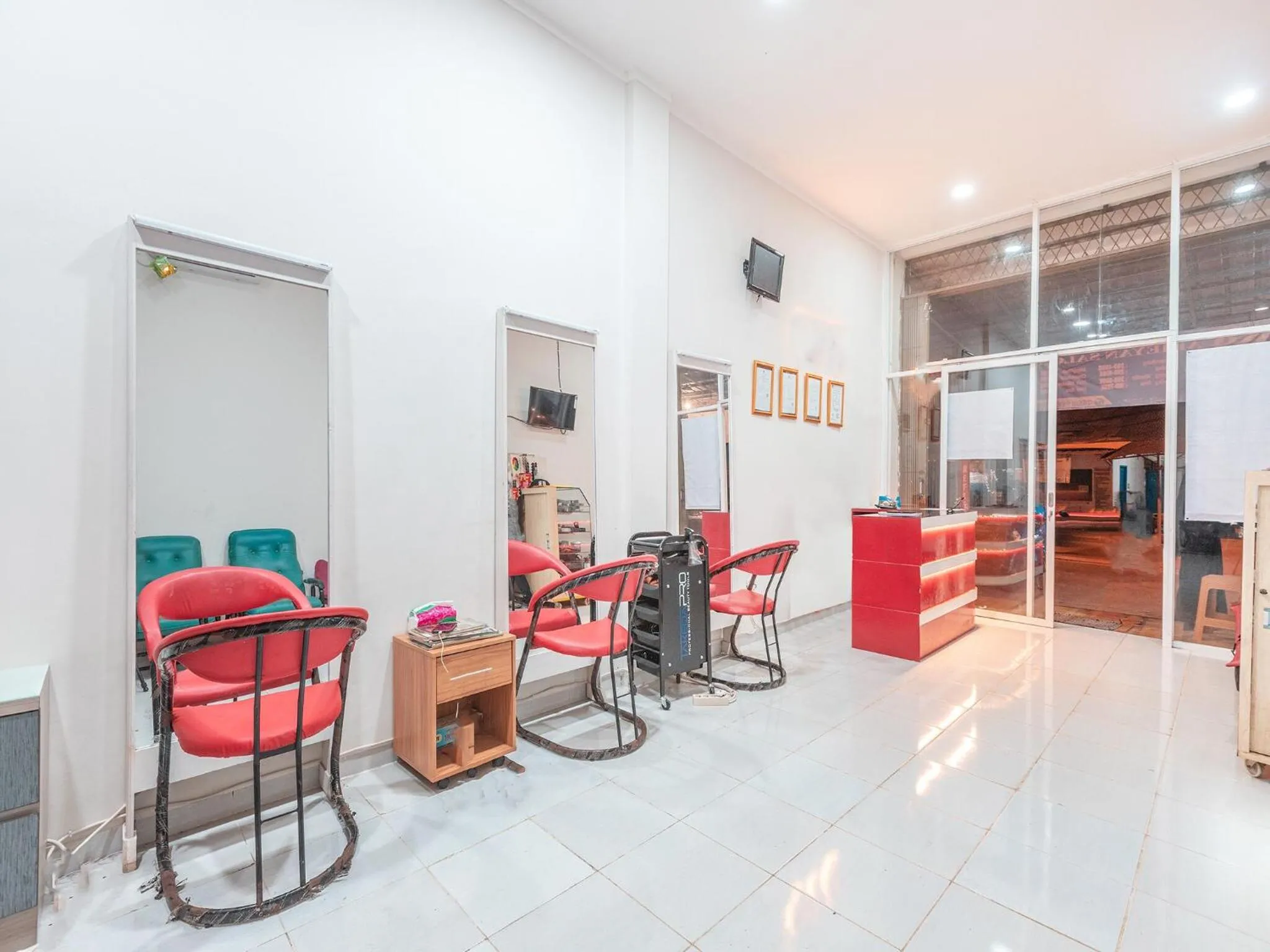 Lobby or reception in Hotel O 77 Guesthouse