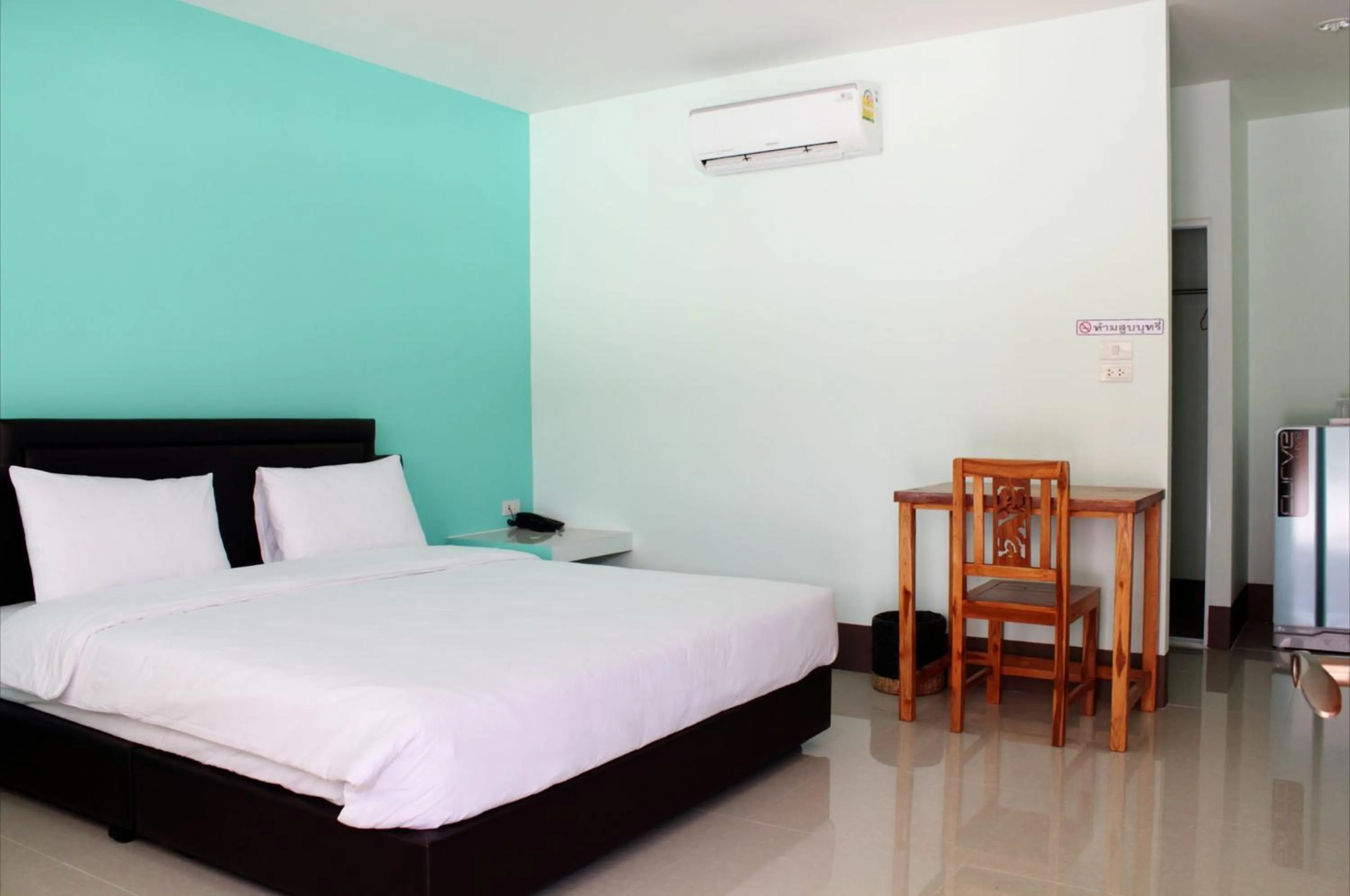 Photo of the whole room, Bed in A Nice Resort