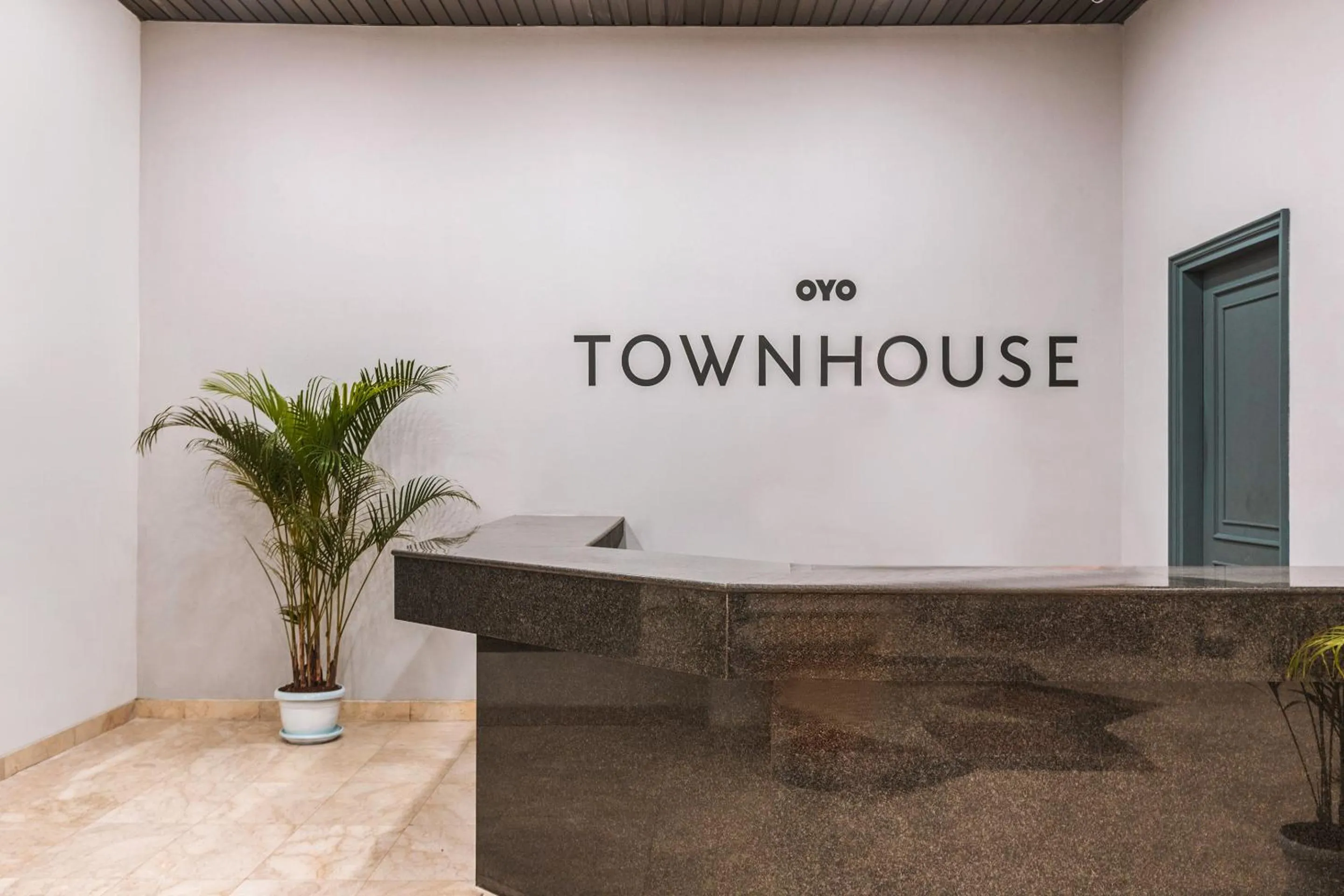 Lobby or reception in Super OYO Townhouse 2 Hotel Gunung Sahari