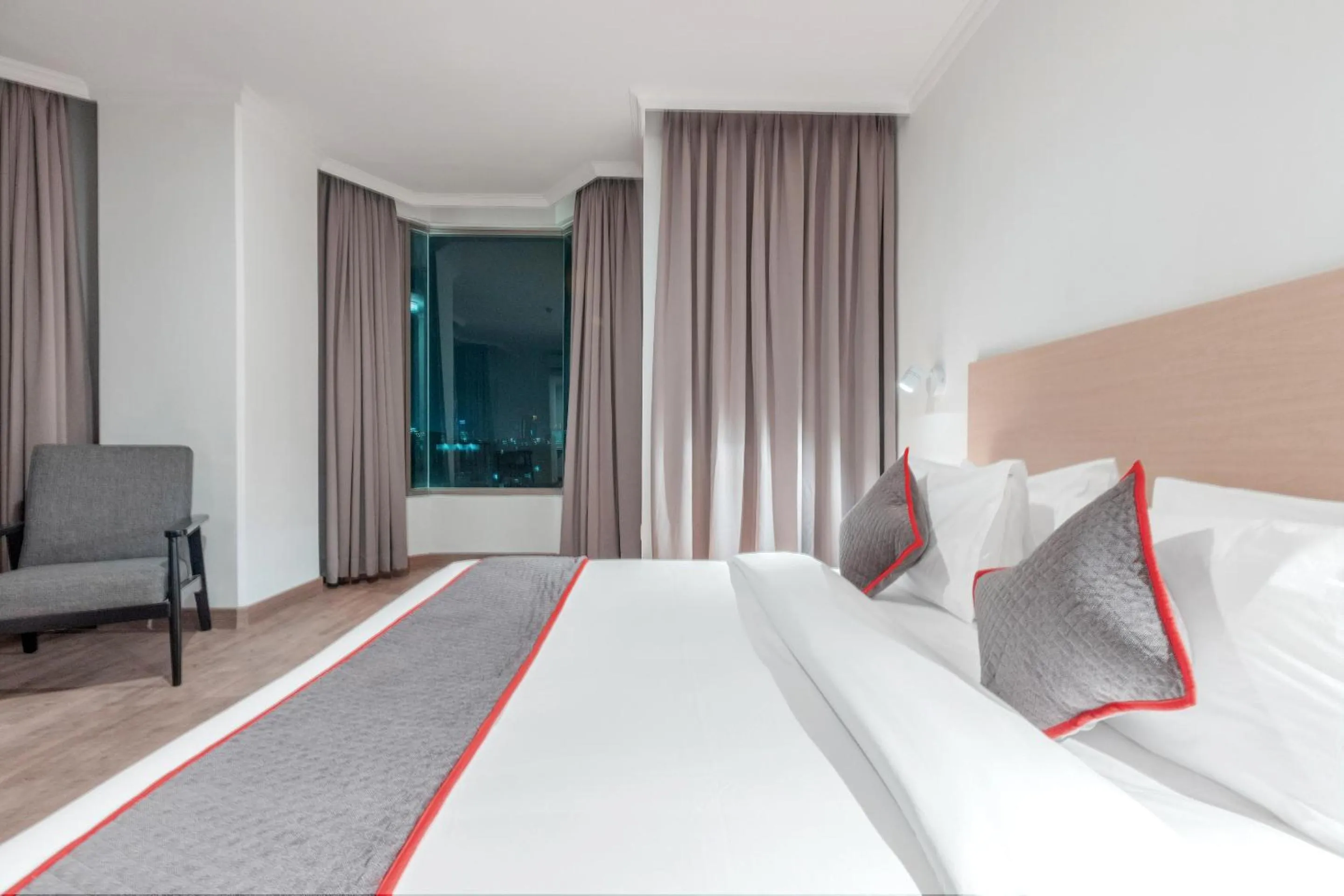 Bedroom, Bed in Super OYO Townhouse 2 Hotel Gunung Sahari