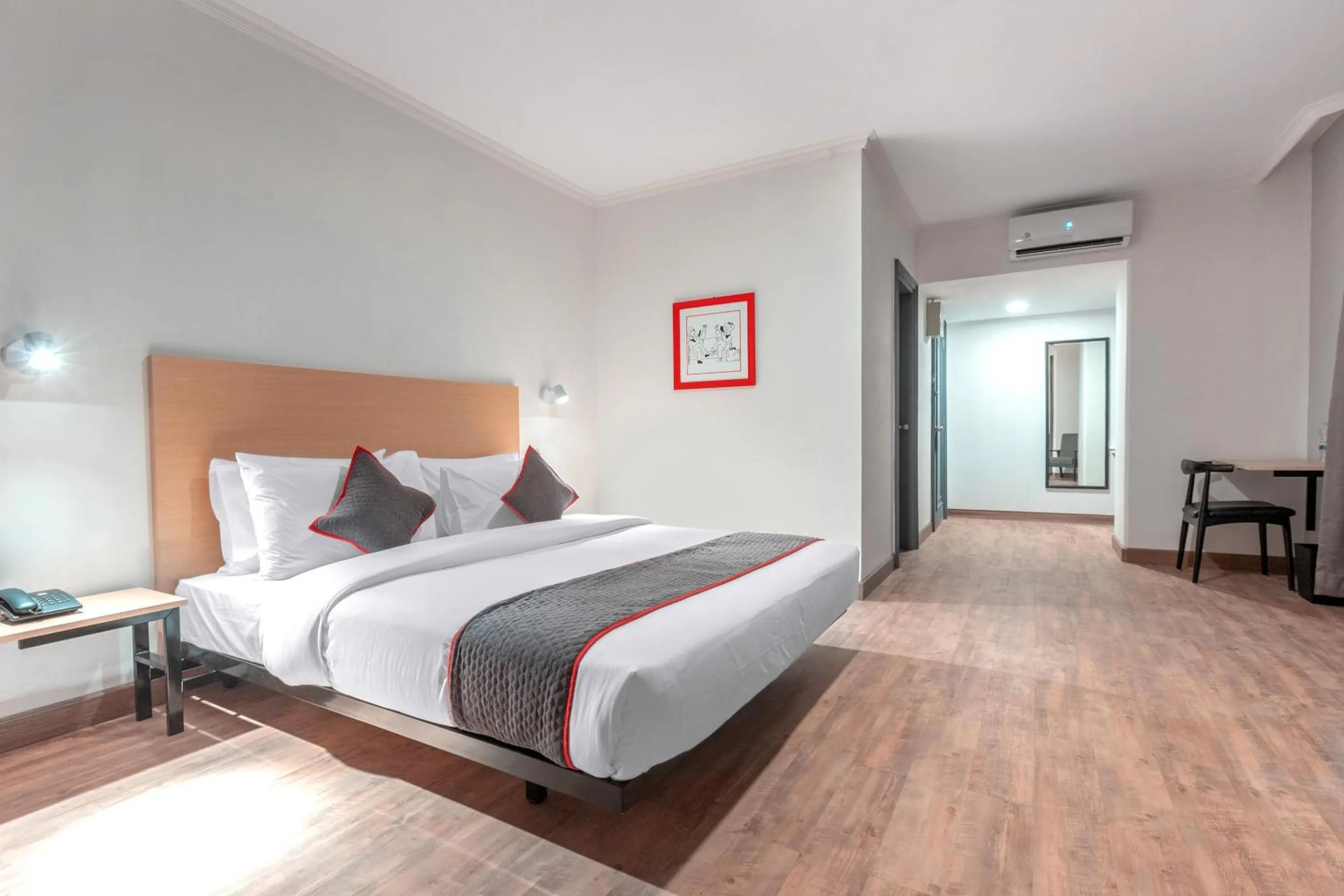 Bedroom, Bed in Super OYO Townhouse 2 Hotel Gunung Sahari