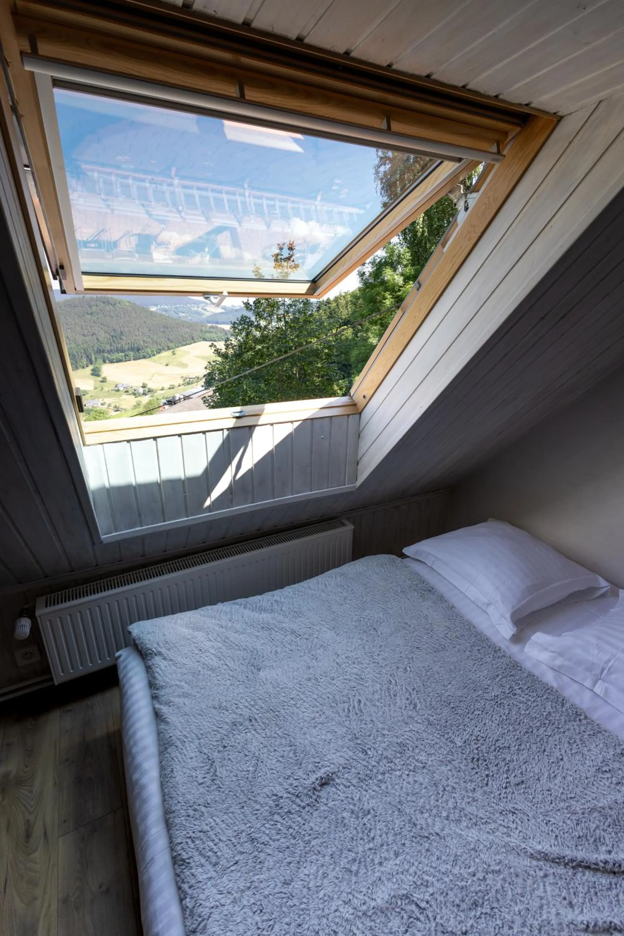 Bedroom, Bed in Le Bouton d'Or