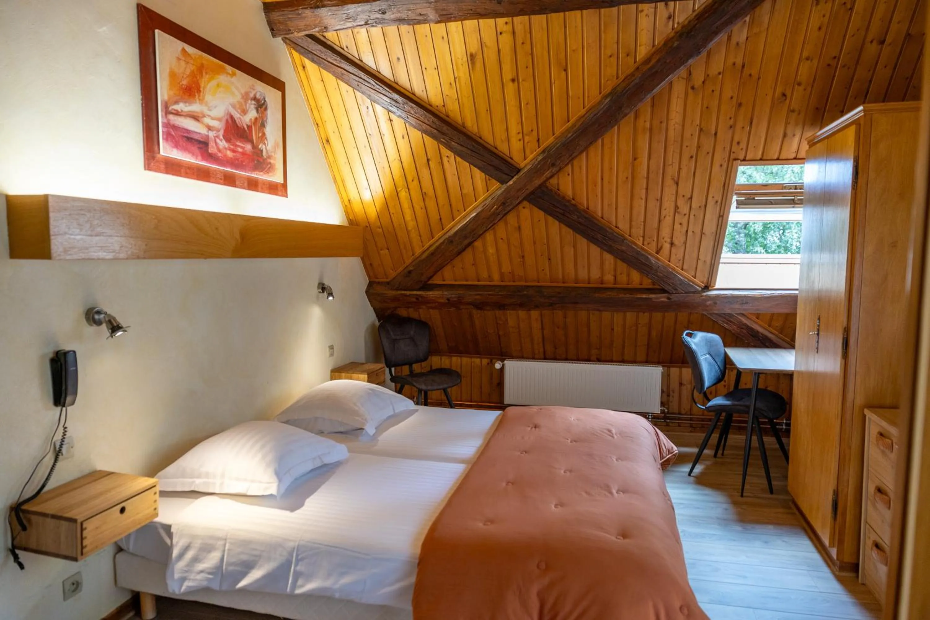 Bedroom, Bed in Le Bouton d'Or