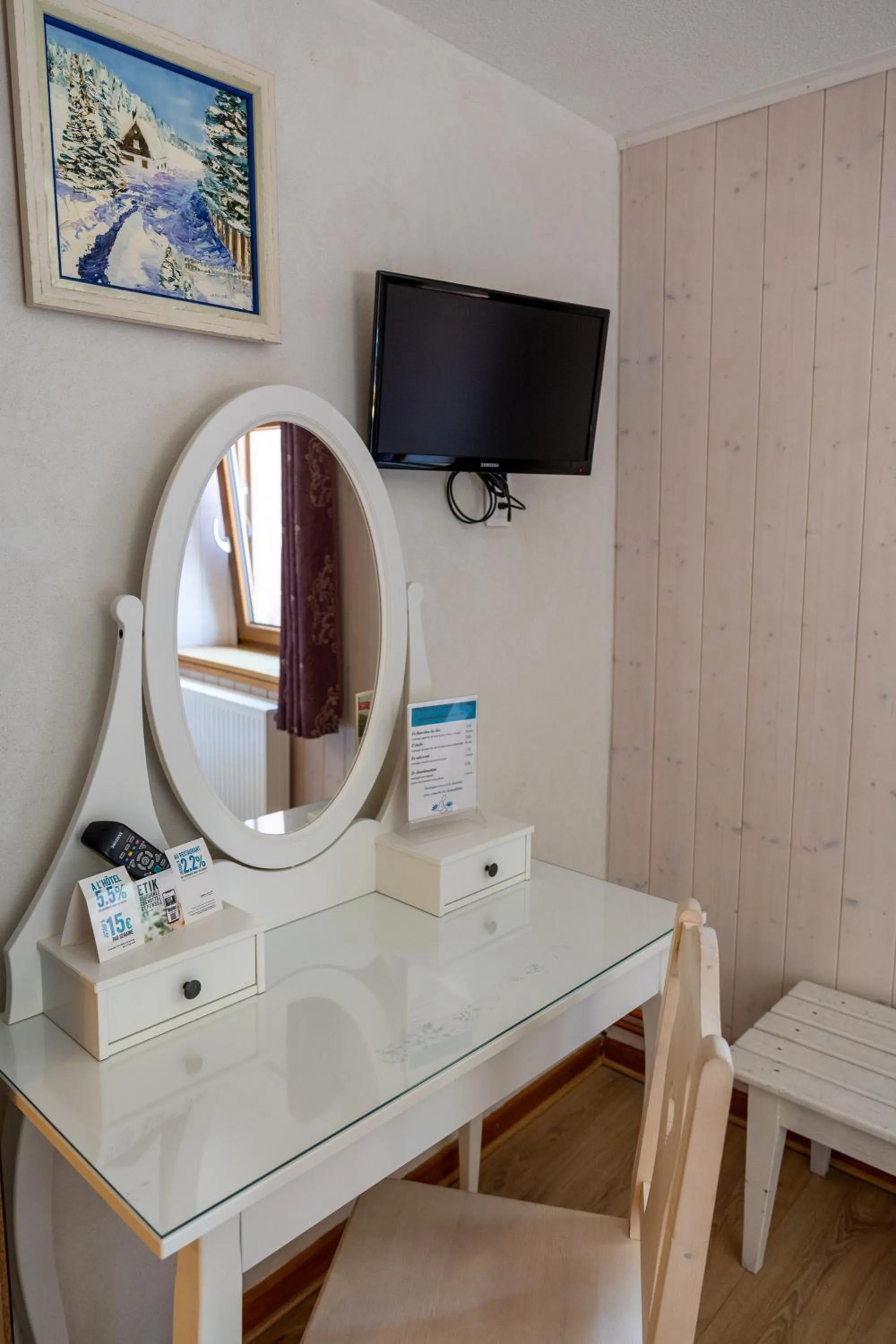 Bedroom in Le Bouton d'Or