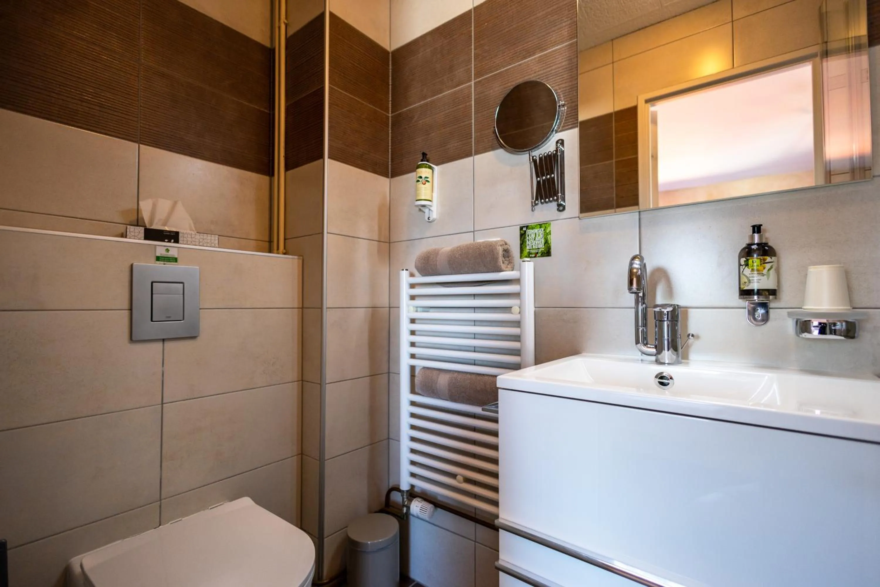 Bathroom in Le Bouton d'Or