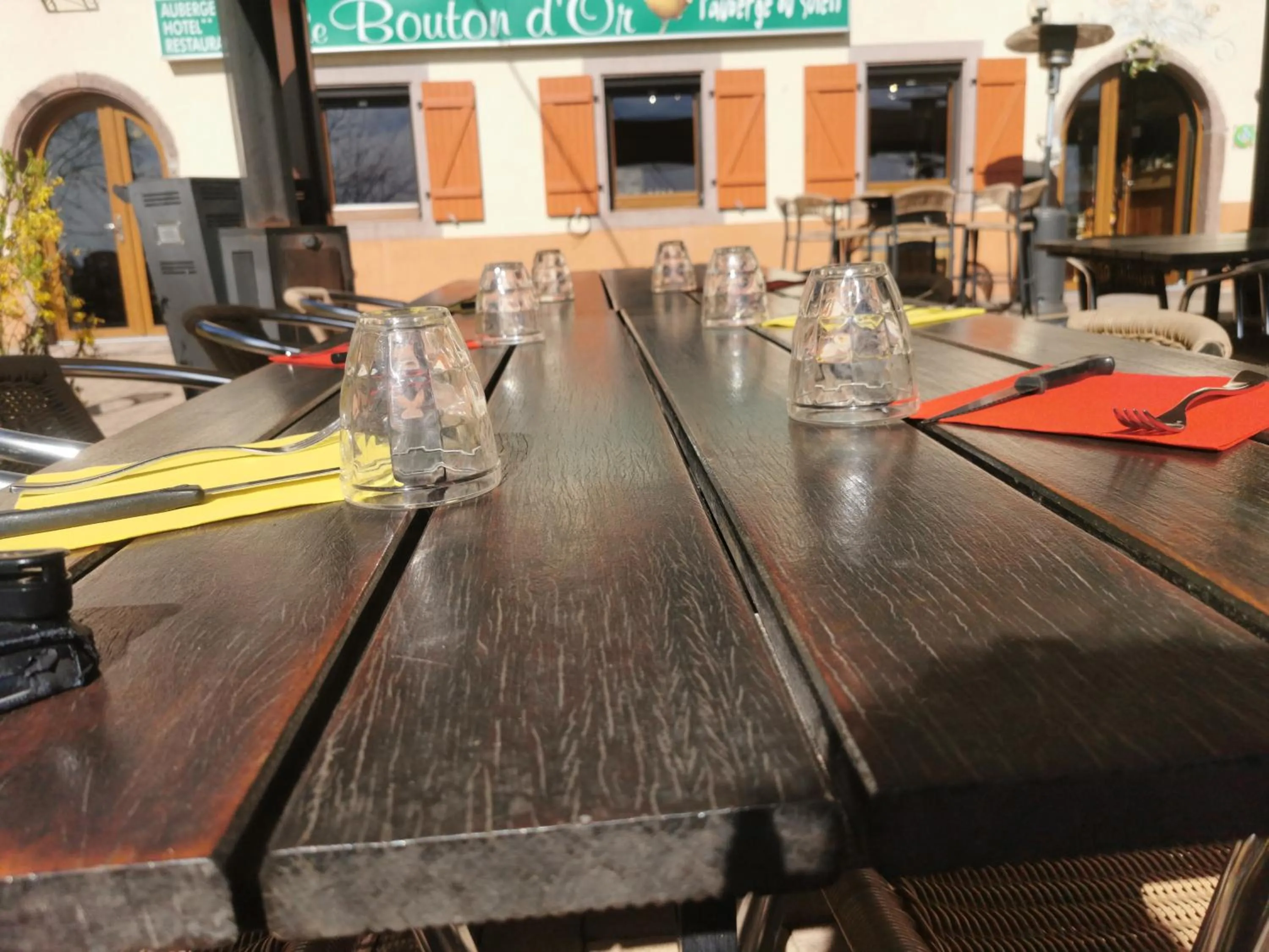 Restaurant/places to eat in Le Bouton d'Or