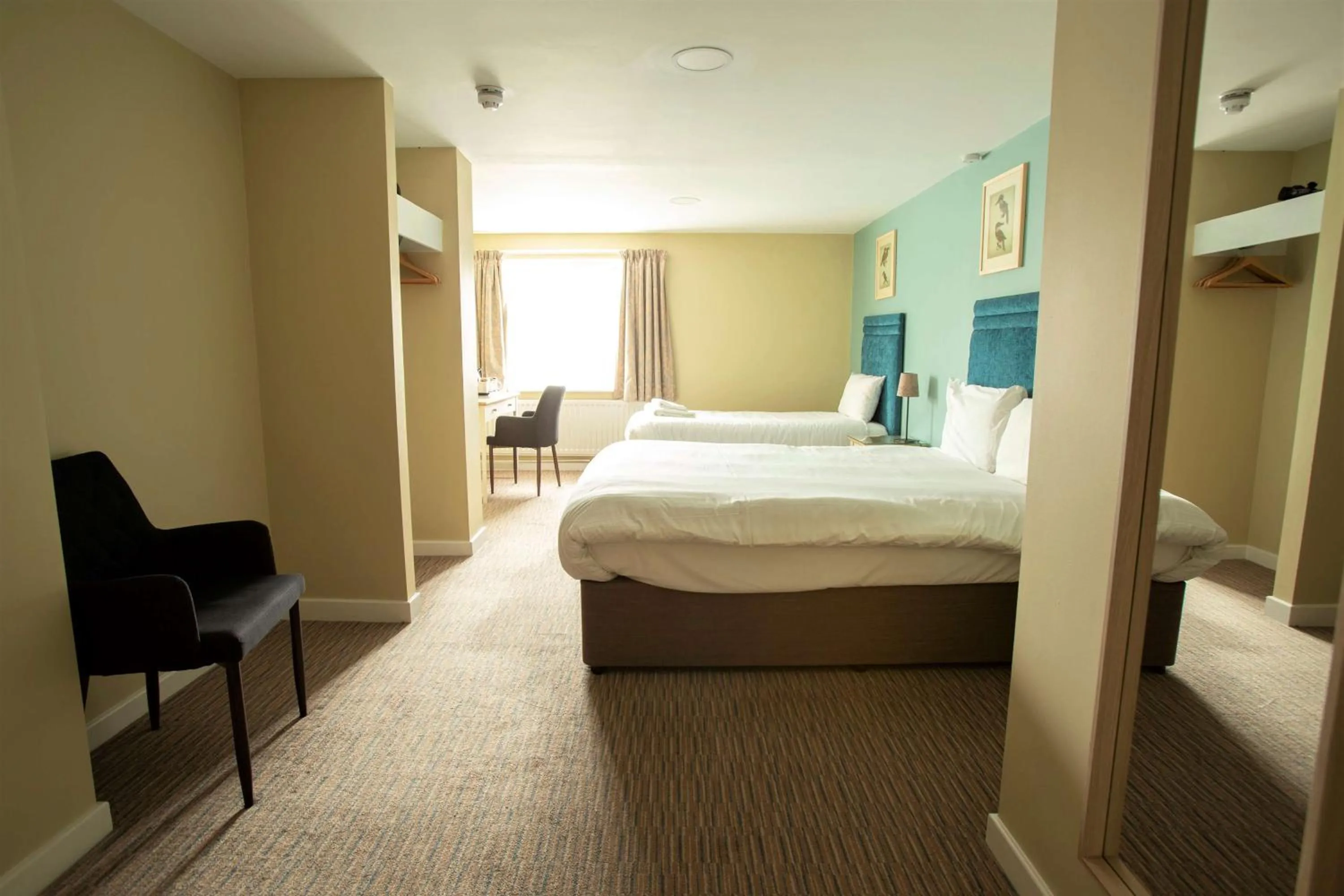 Photo of the whole room, Bed in The Bridge House; BW Signature Collection