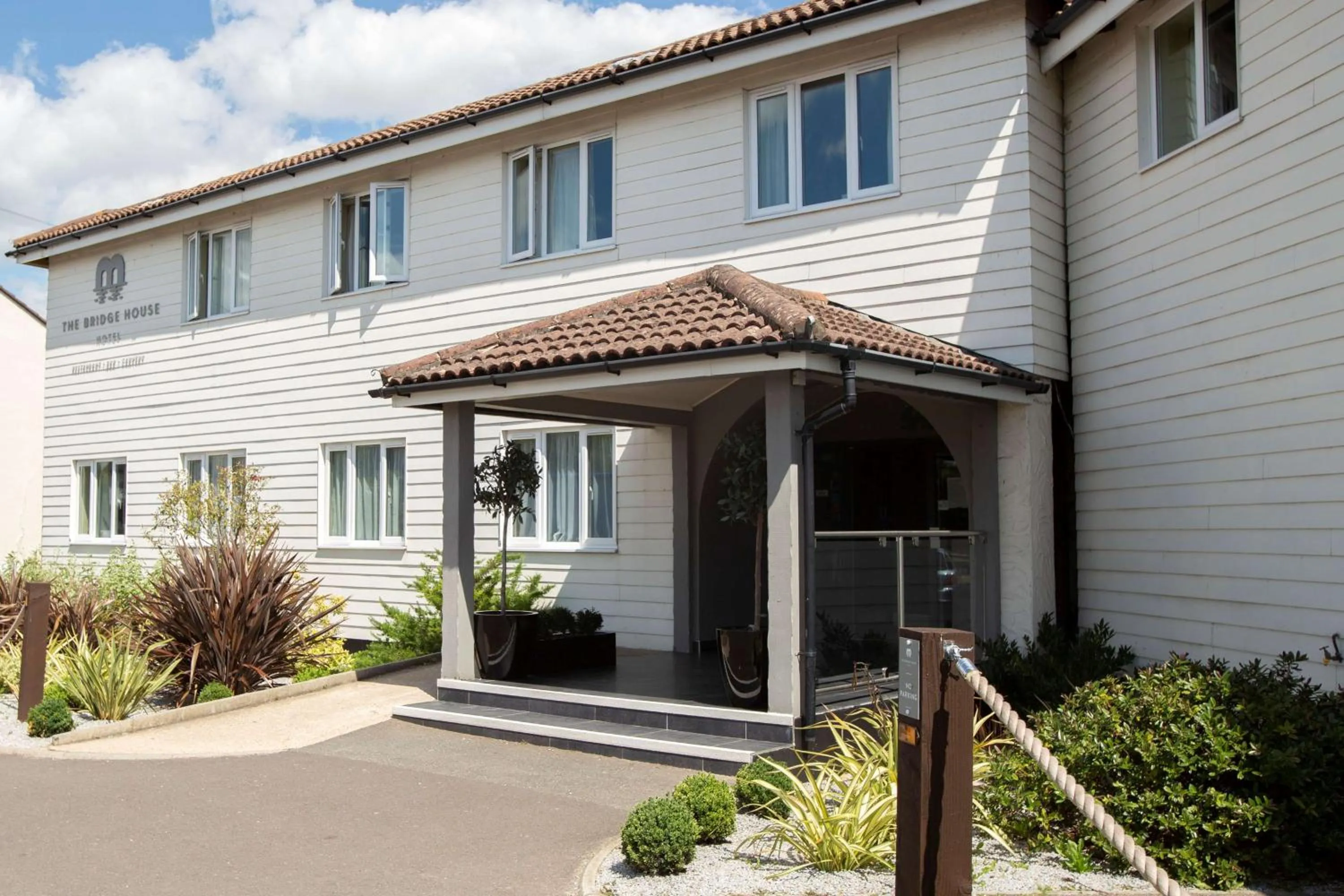 Property building in The Bridge House; BW Signature Collection