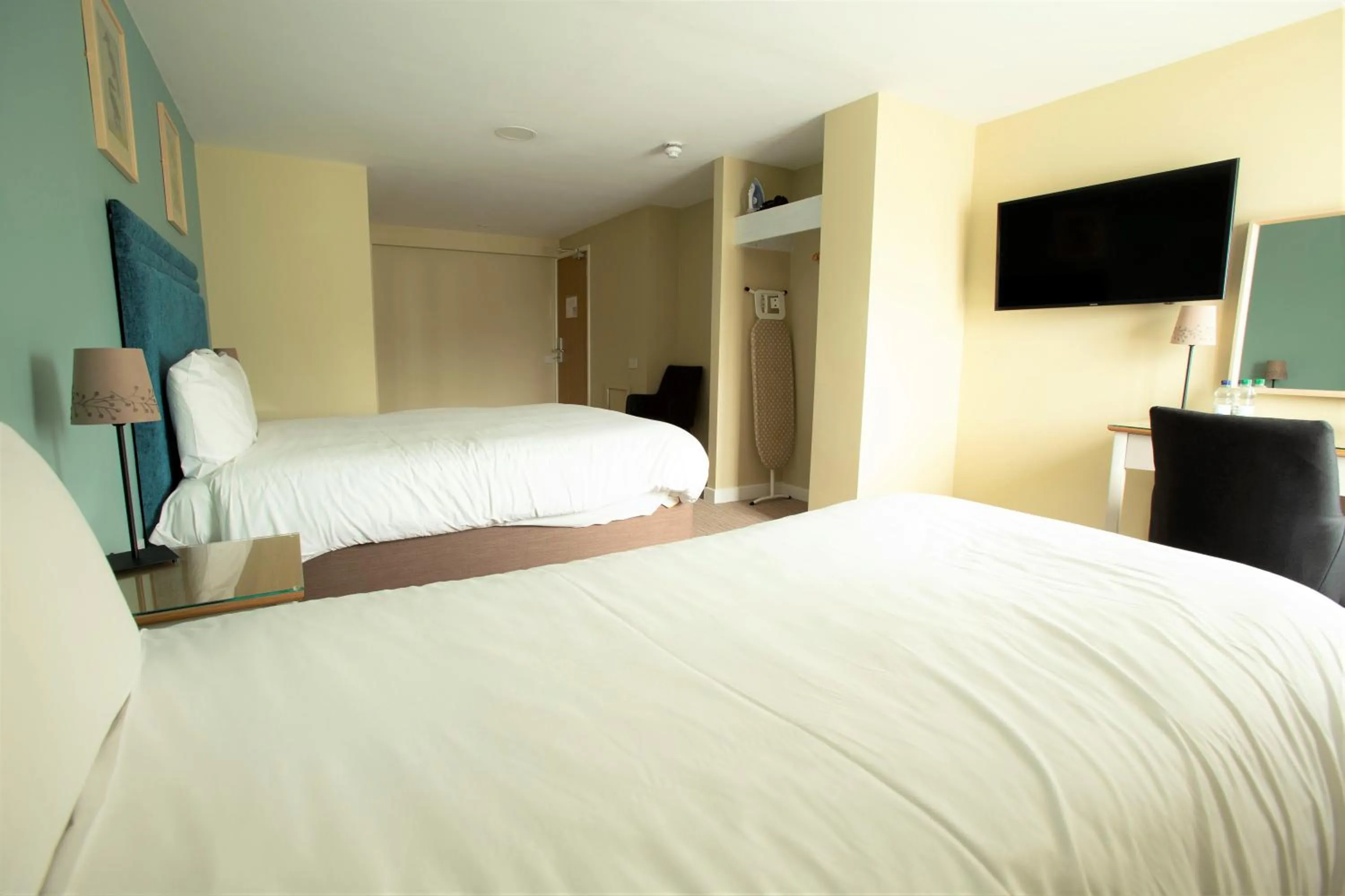 Bed in The Bridge House; BW Signature Collection