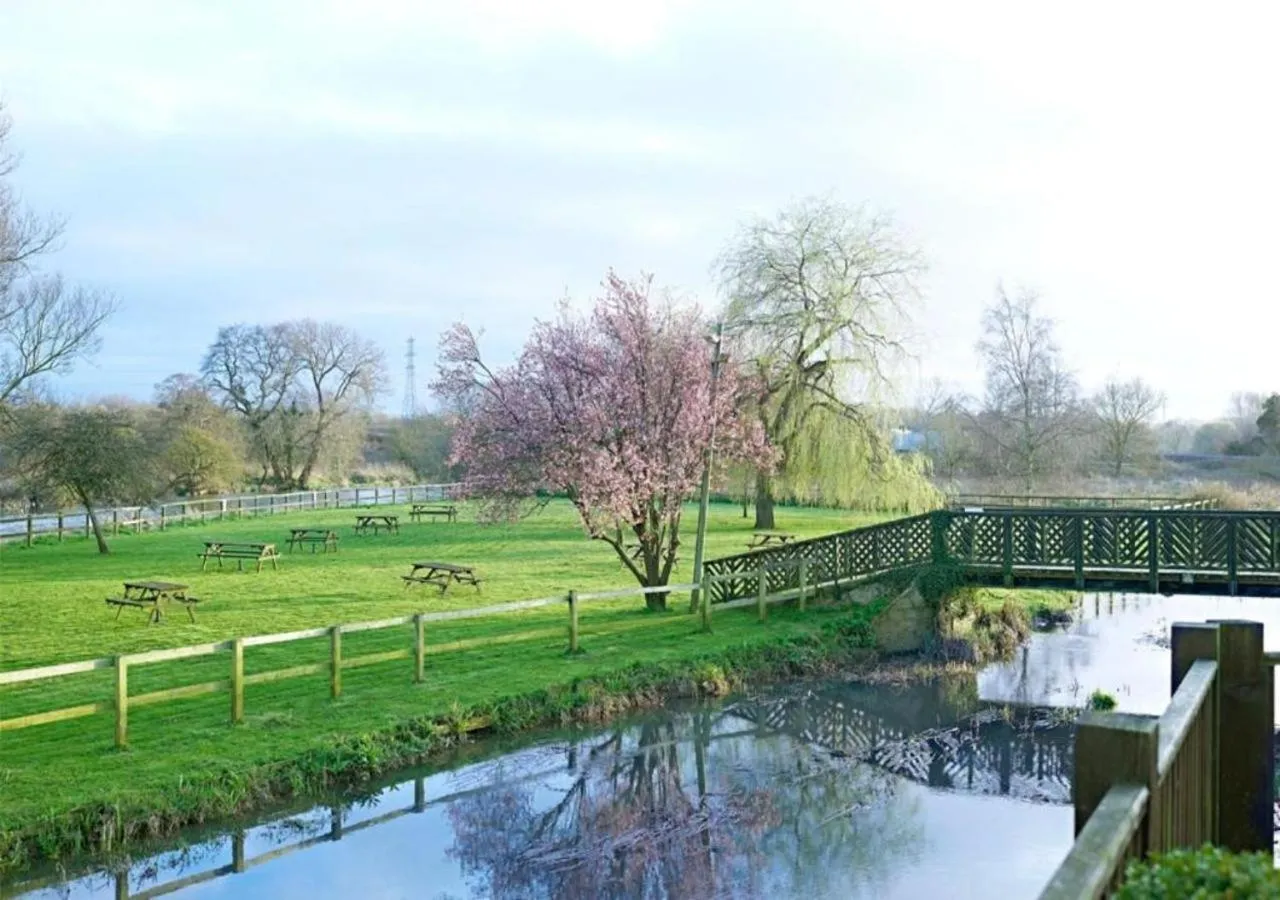 Garden in The Bridge House; BW Signature Collection