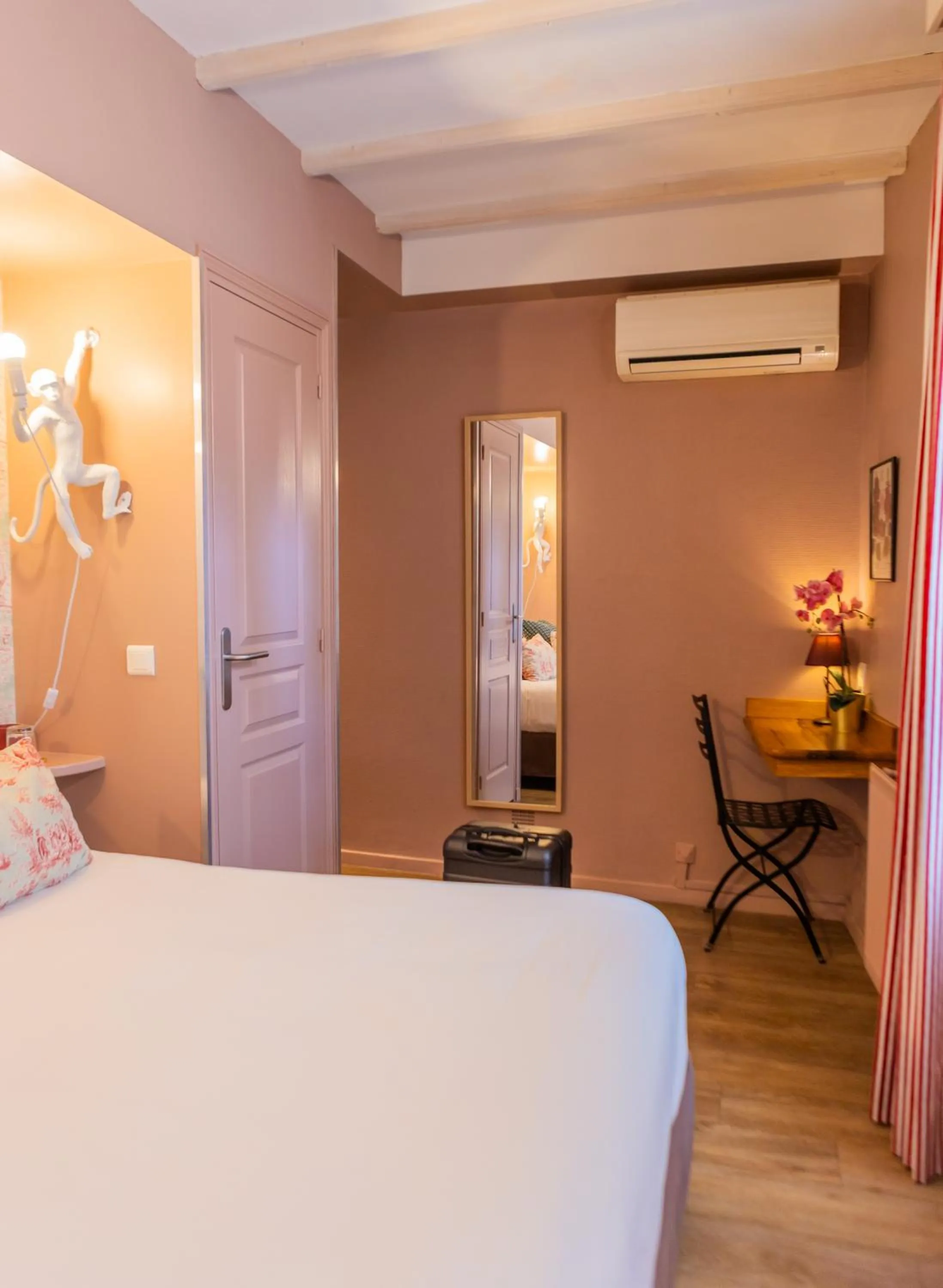 Bedroom, Bed in Garlande Hôtel Avignon Centre