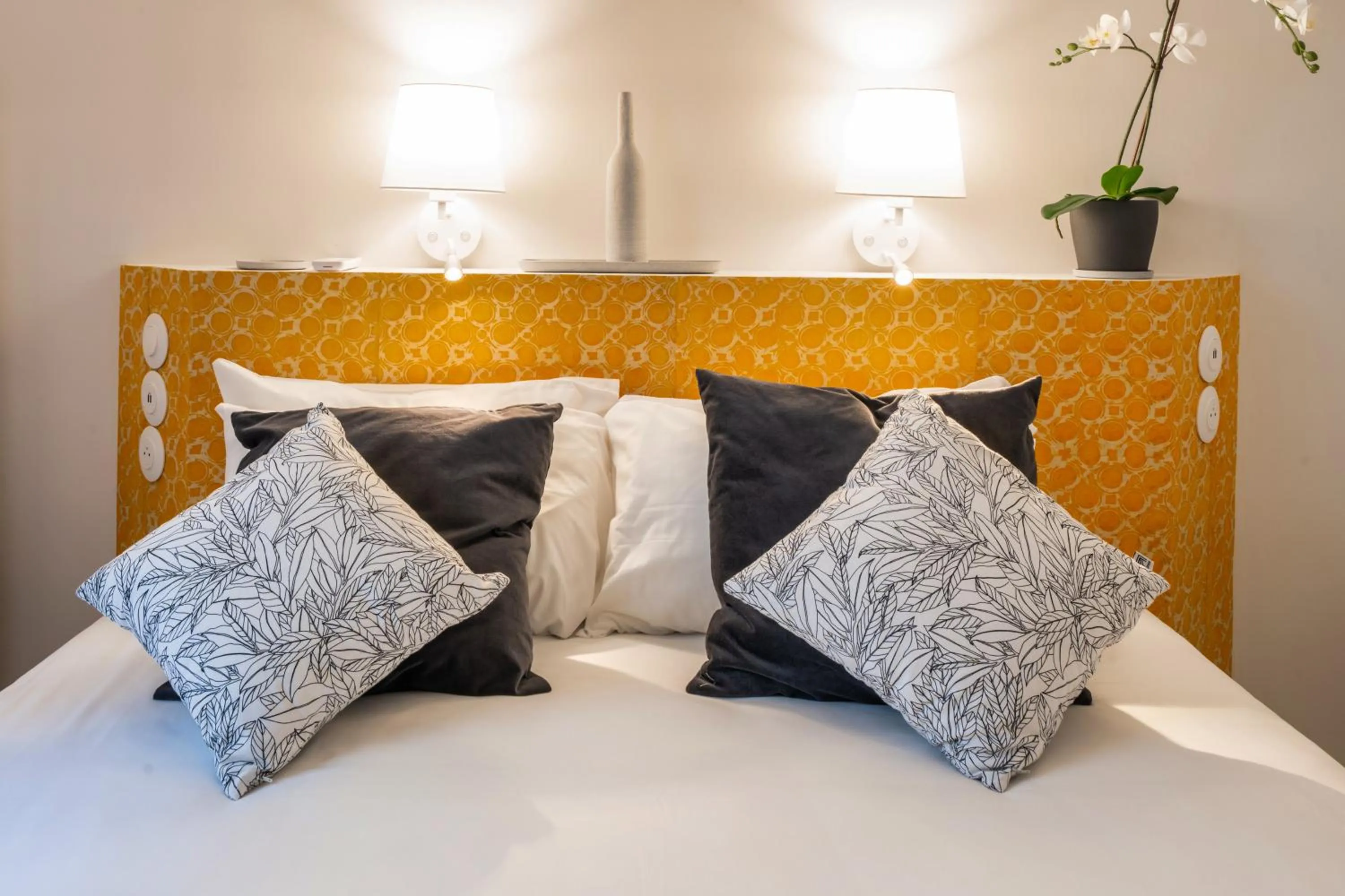 Bedroom, Bed in Garlande Hôtel Avignon Centre