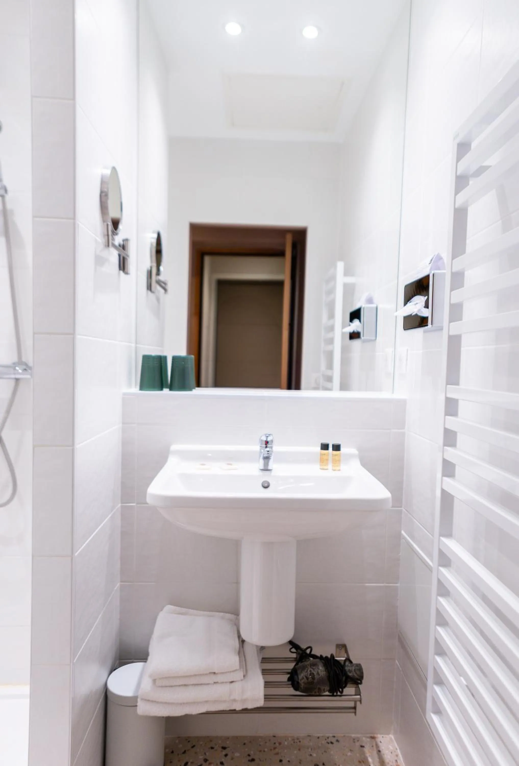 Bathroom in Garlande Hôtel Avignon Centre