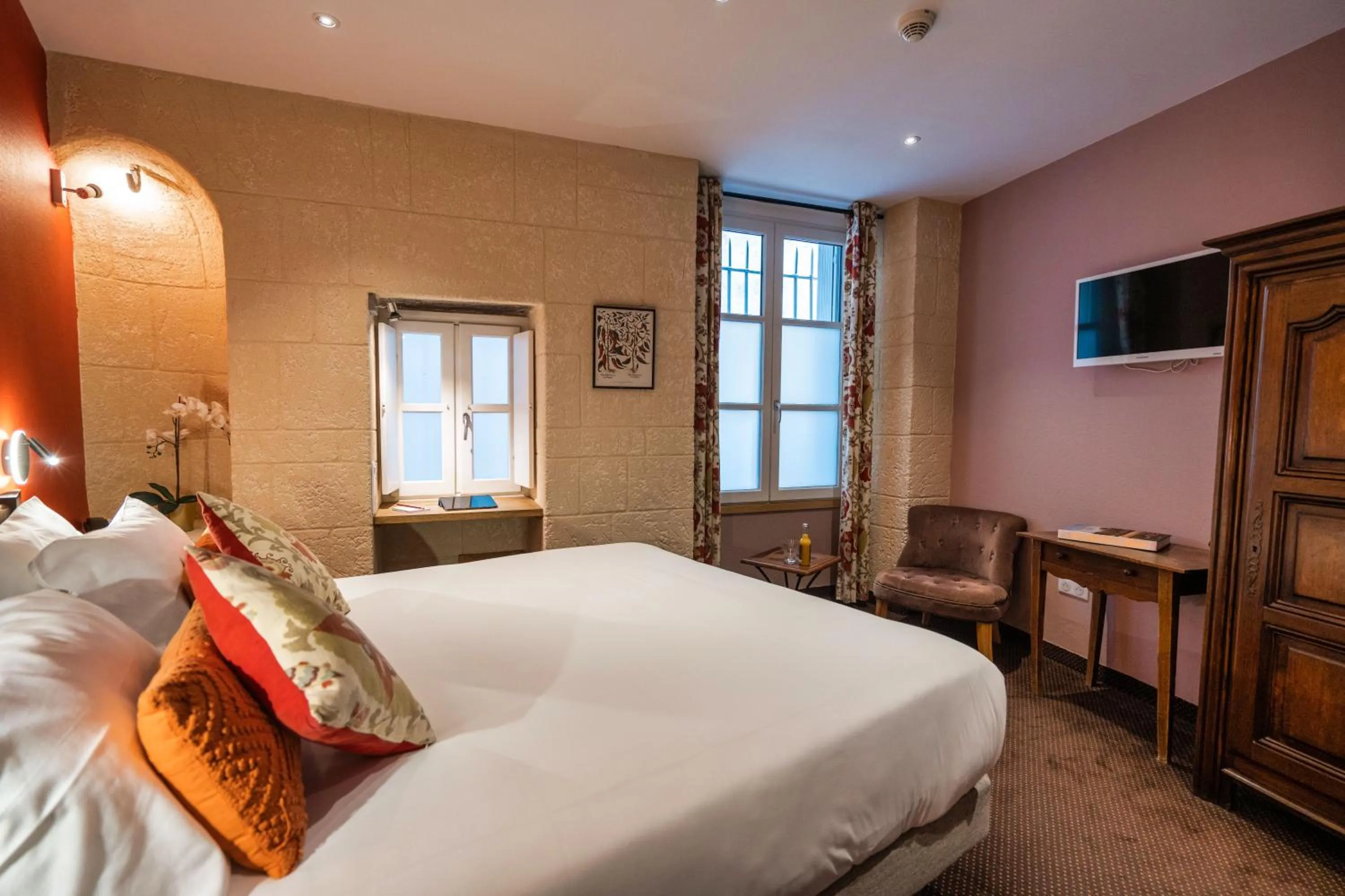 Bedroom, Bed in Garlande Hôtel Avignon Centre