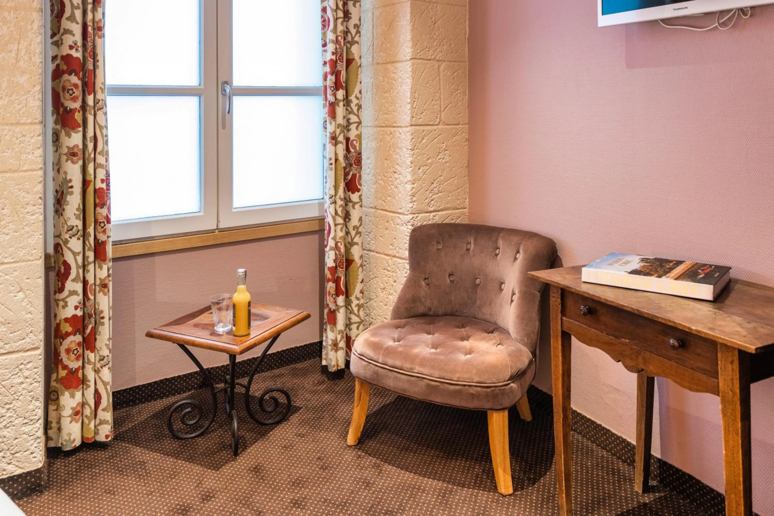 Seating area in Garlande Hôtel Avignon Centre