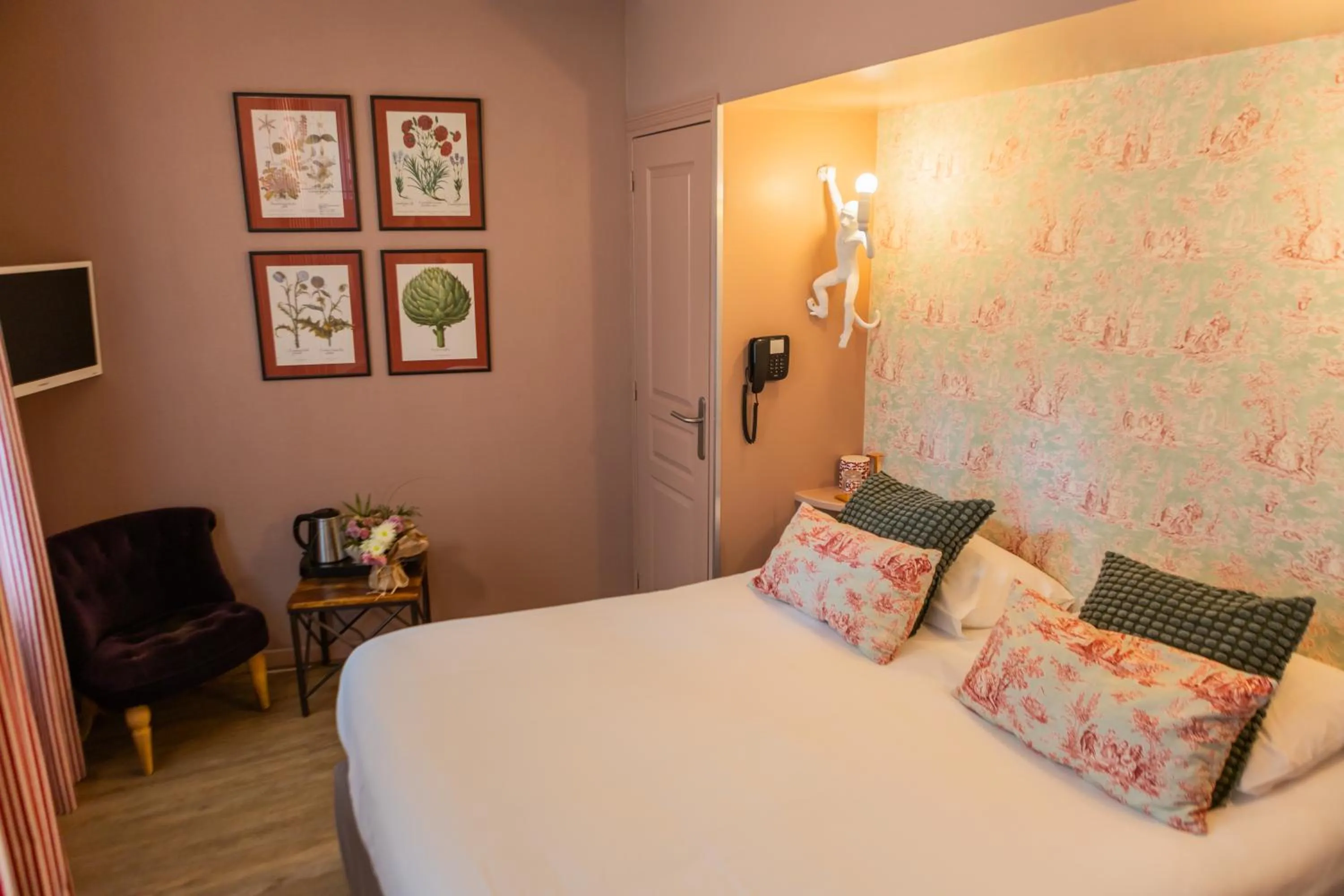 Bedroom, Bed in Garlande Hôtel Avignon Centre