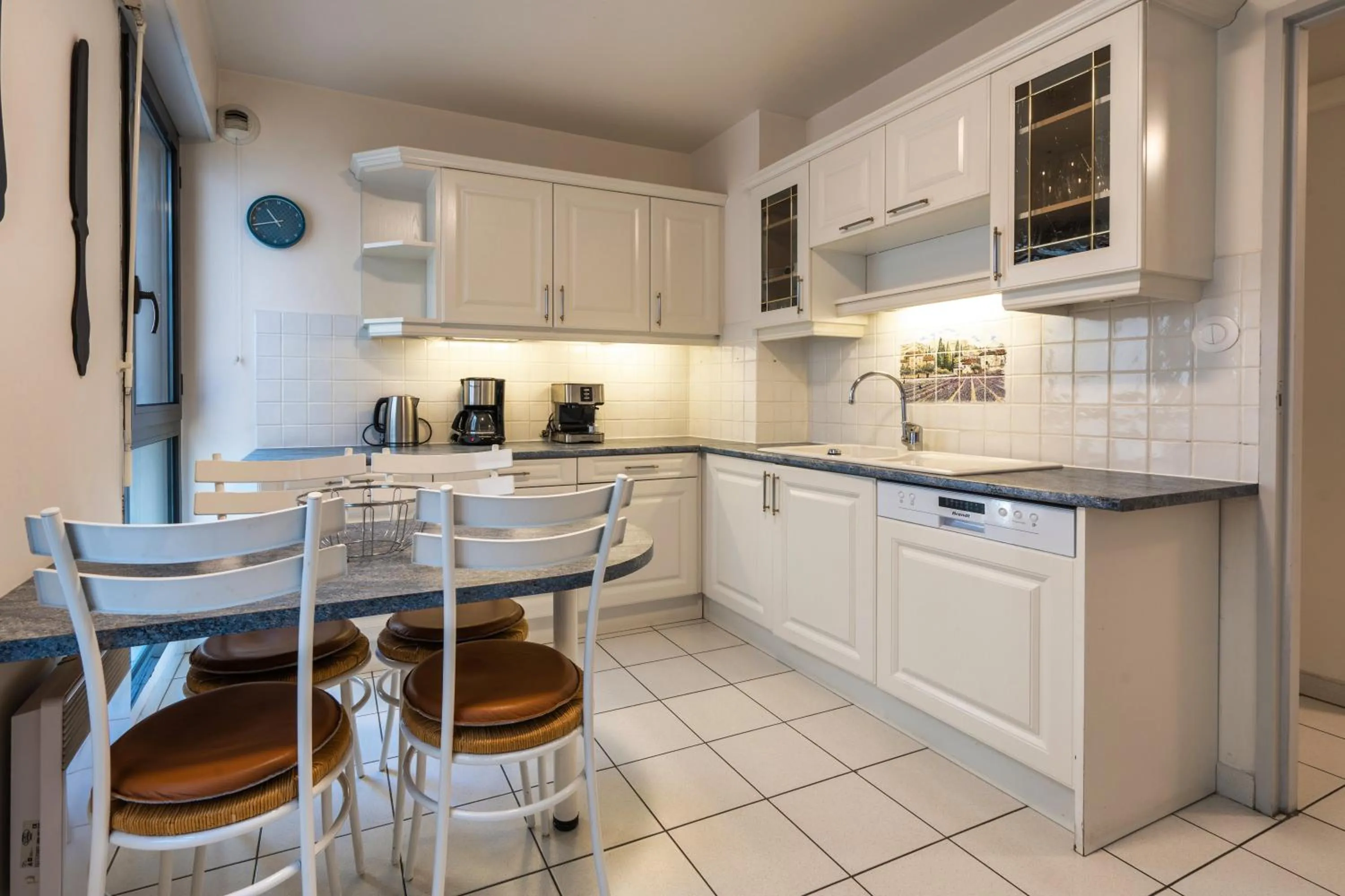 kitchen in Garlande Hôtel Avignon Centre