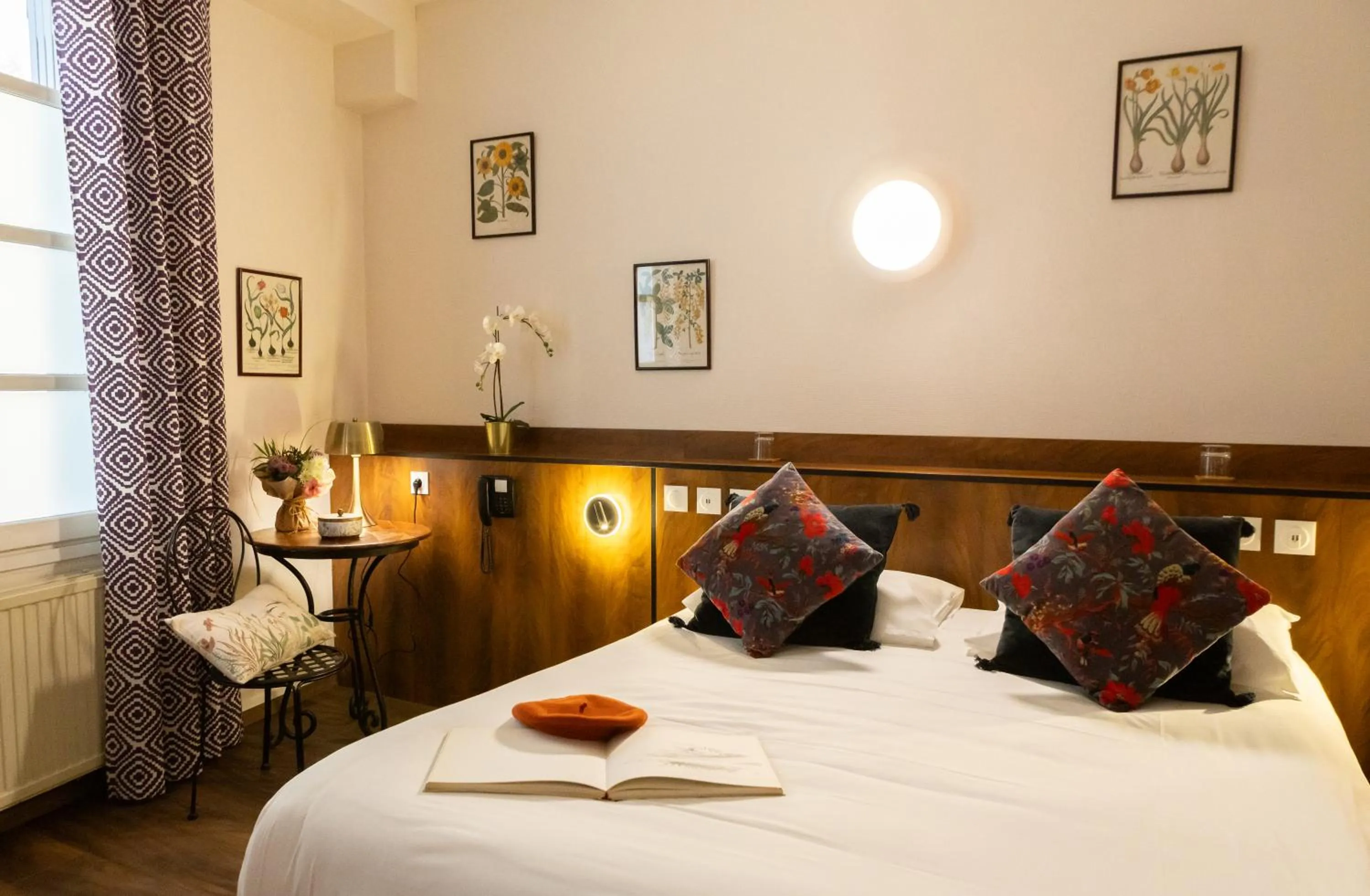 Bedroom, Bed in Garlande Hôtel Avignon Centre