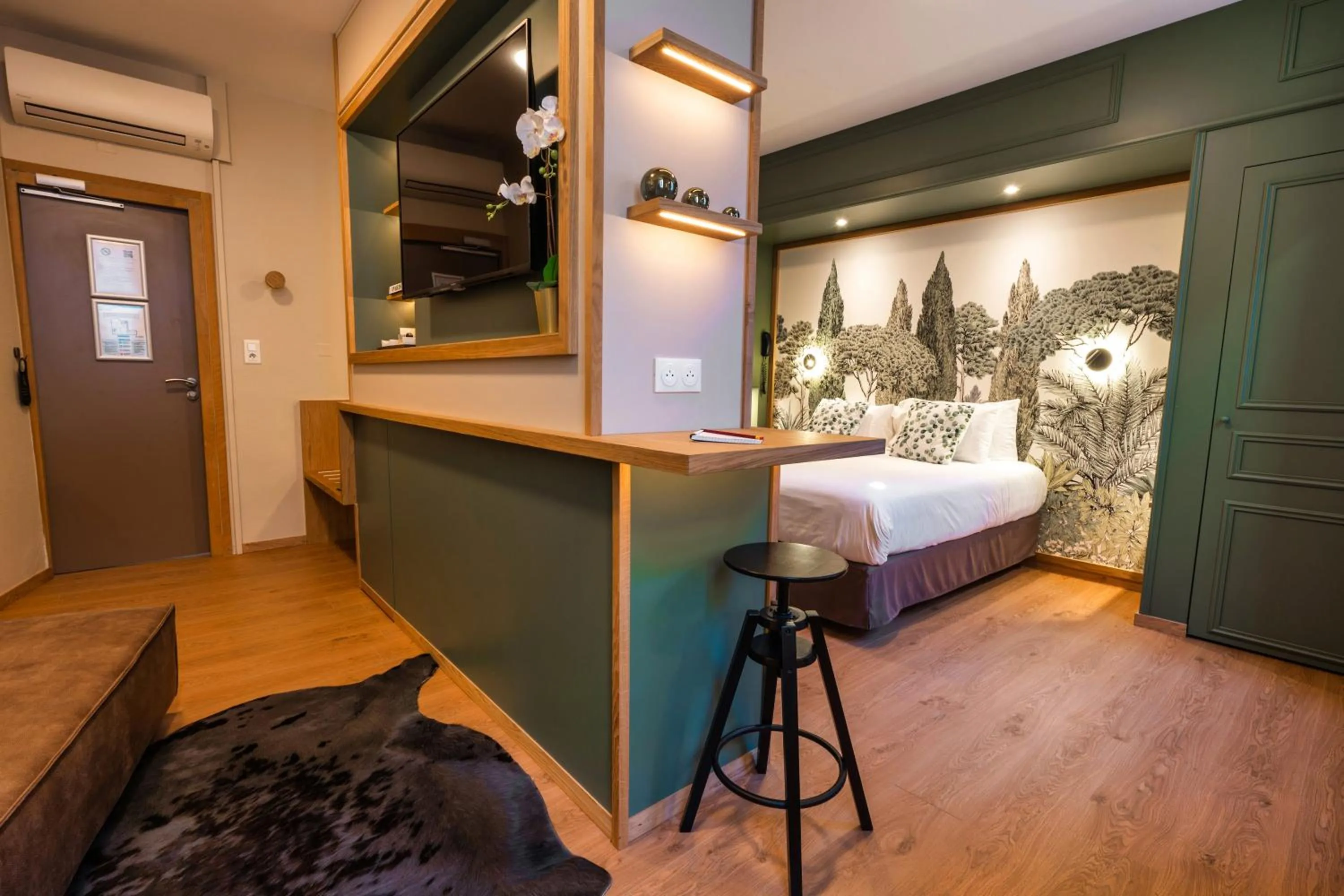 Bedroom, Bed in Garlande Hôtel Avignon Centre