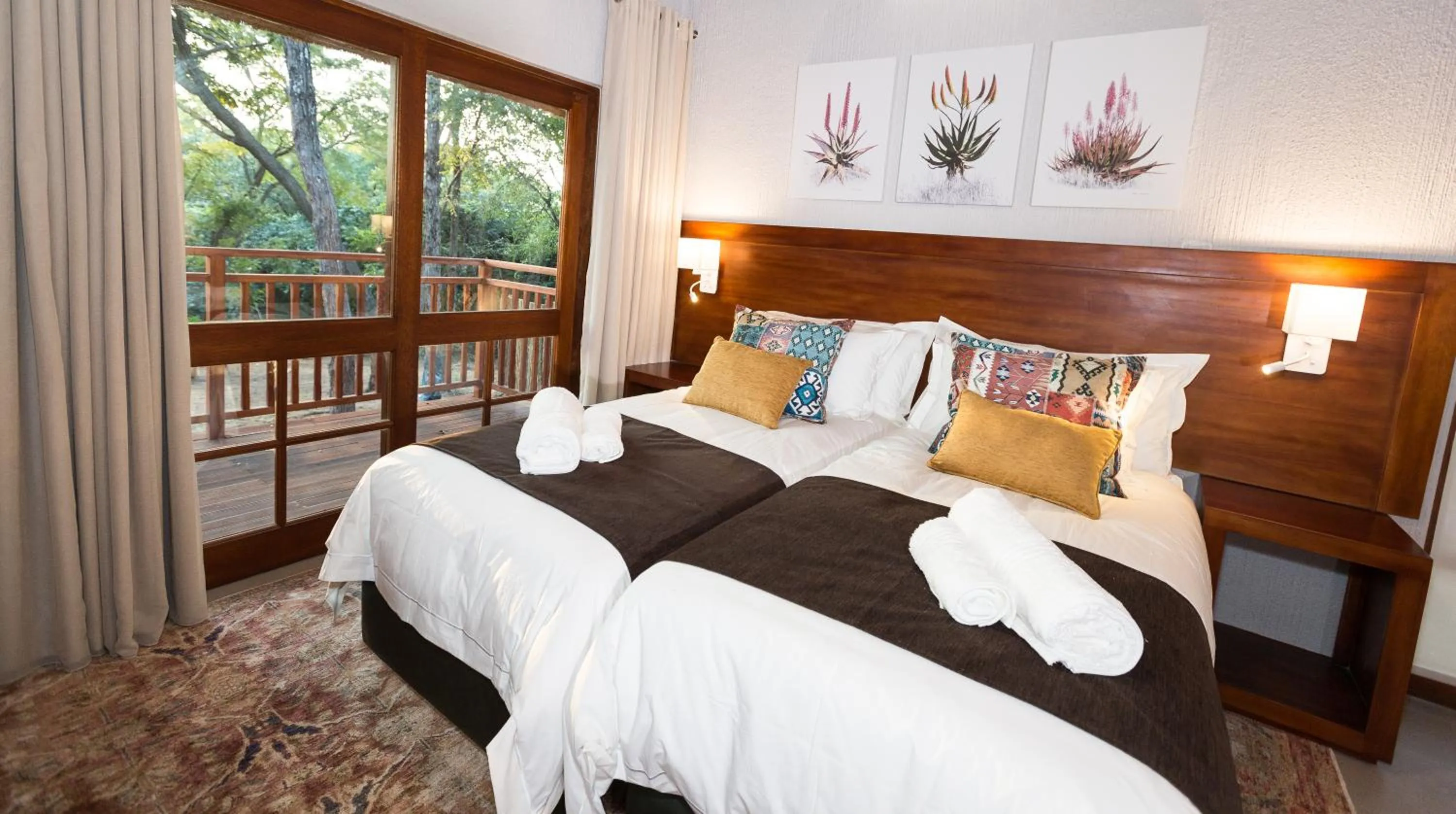 Bedroom, Bed in Kruger Park Lodge Unit No. 611