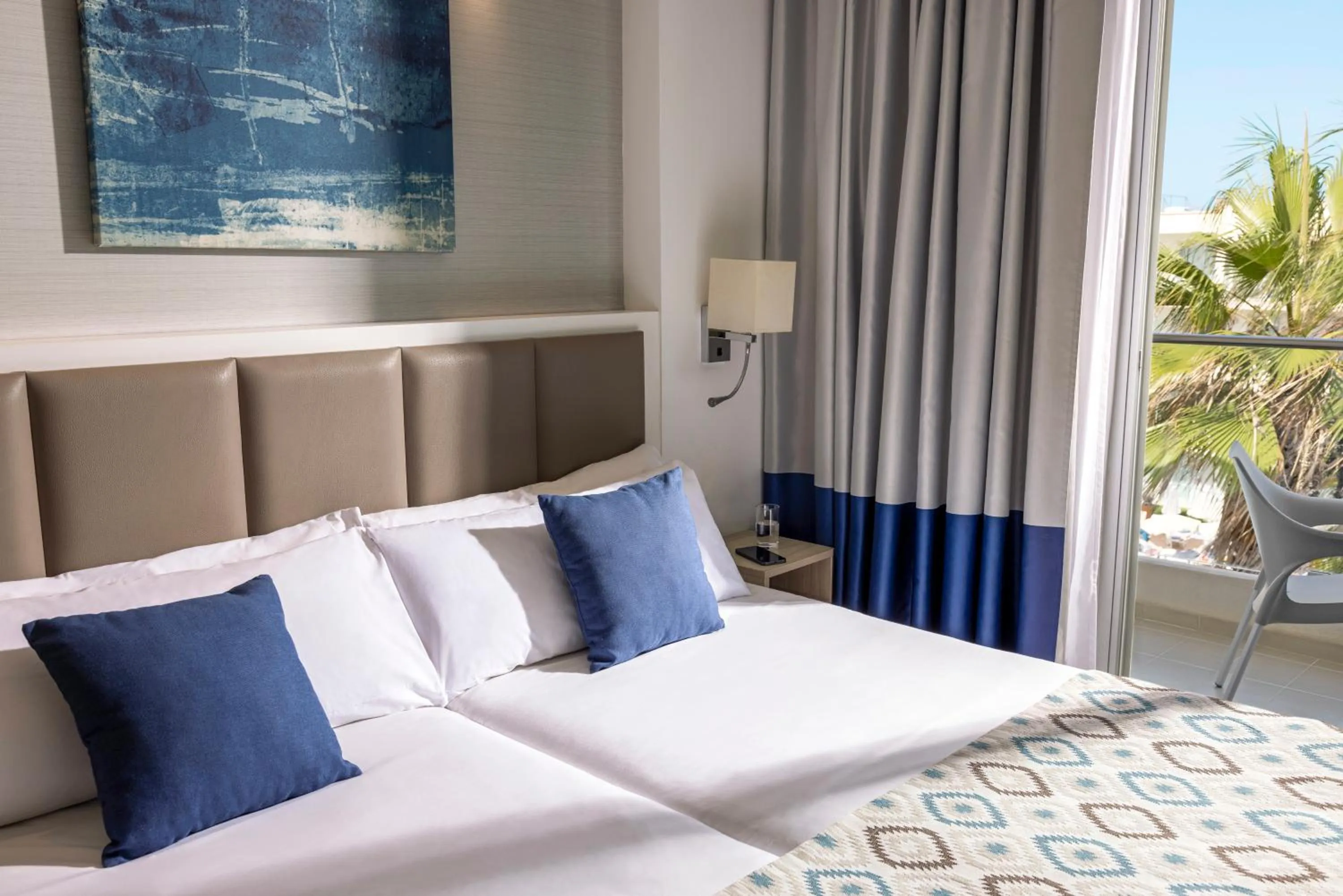 Bedroom, Bed in Grupotel Alcudia Pins