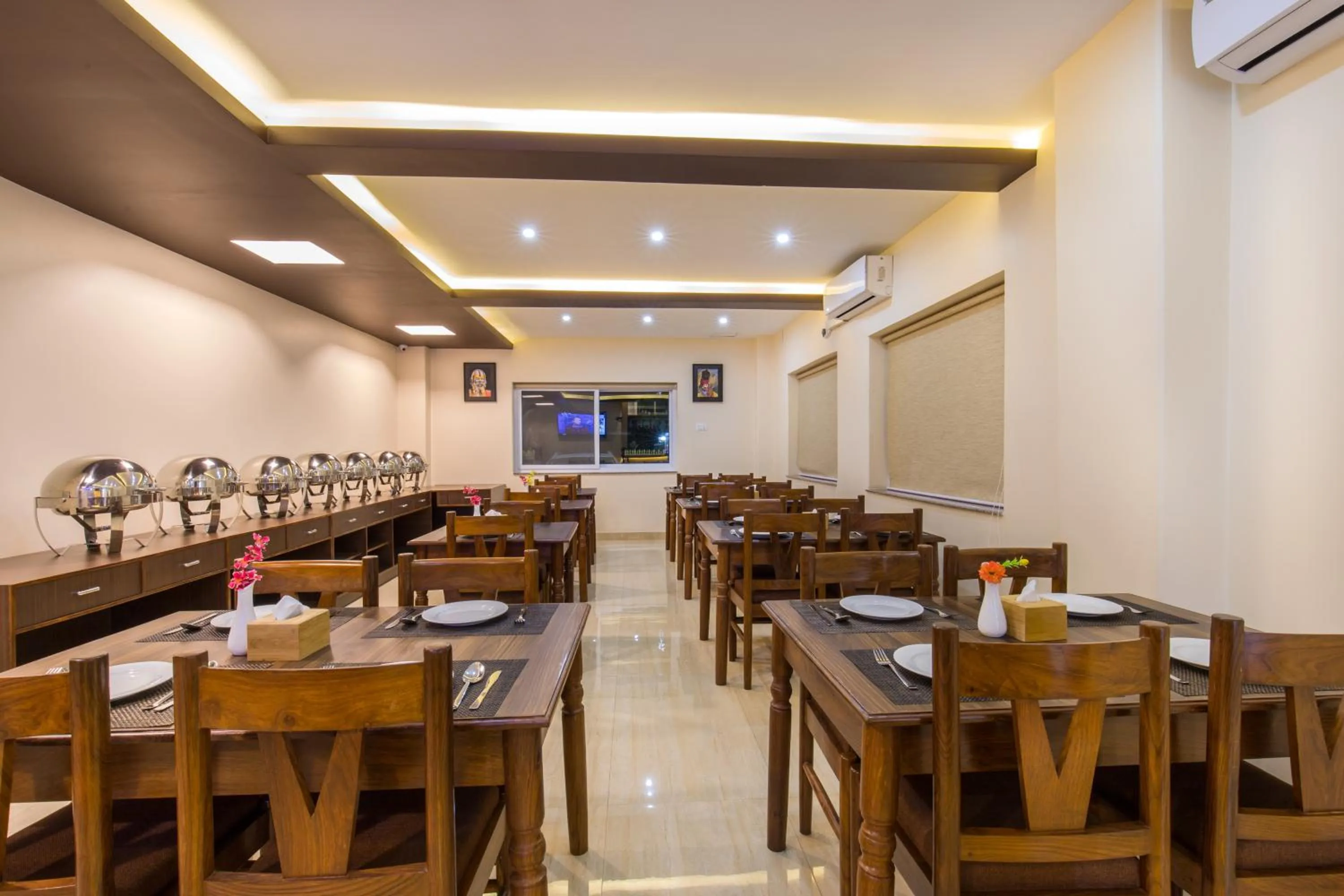 Restaurant/places to eat in Hotel Snow Peak