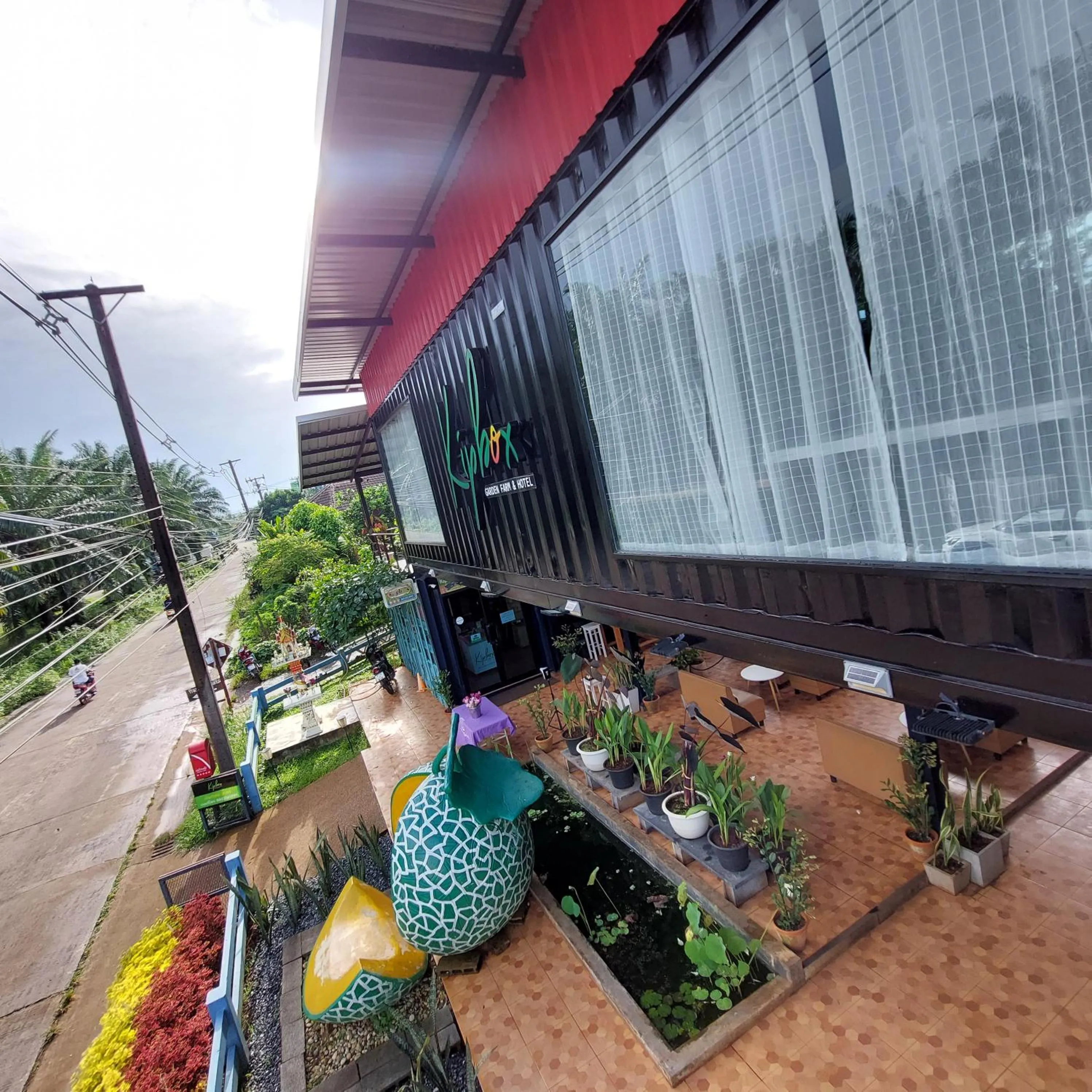 Property building in Kipbox Hotel Trang