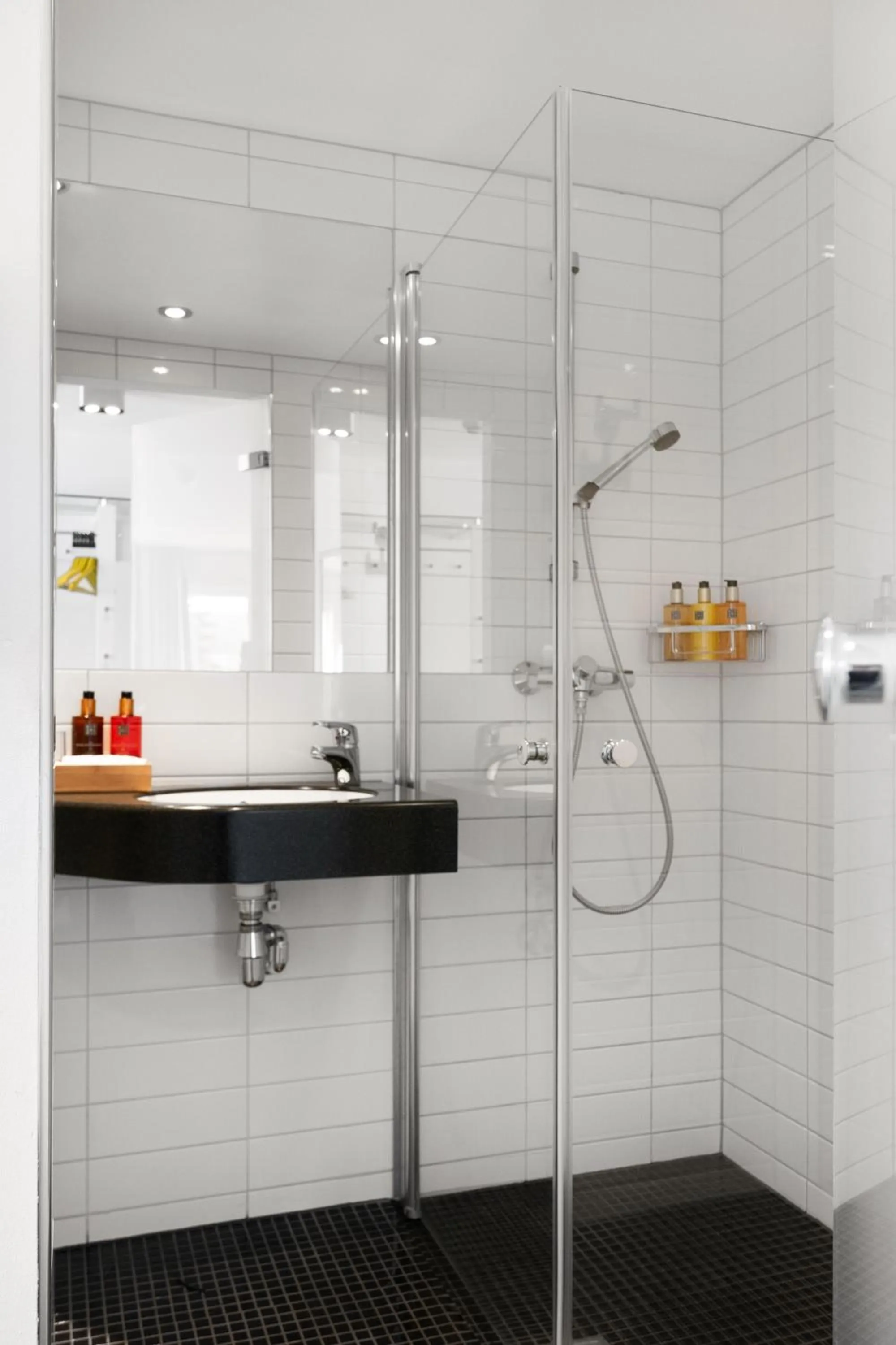 Shower in Frichs Hotel Hamar