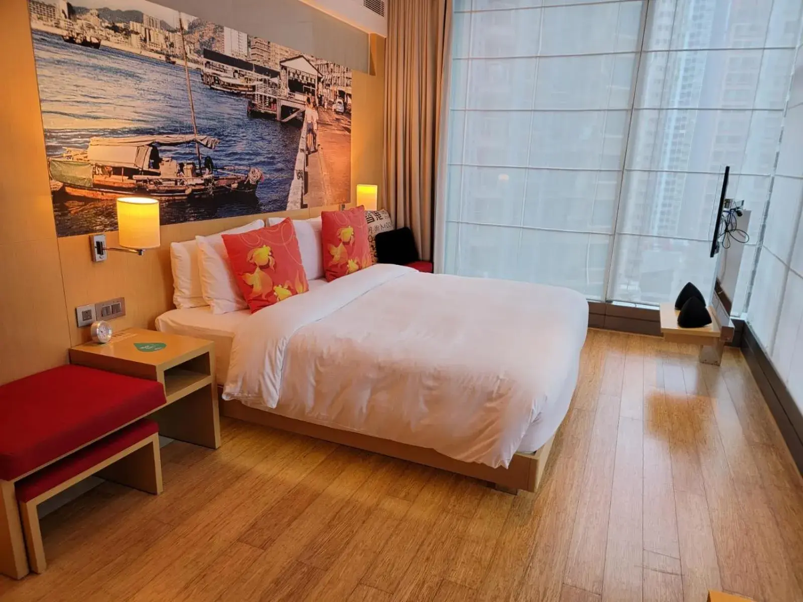 Premium King Room - Disability Access in Hotel Indigo Hong Kong Island by IHG Premium King Room - Disability Access in Hotel Indigo Hong Kong Island by IHG