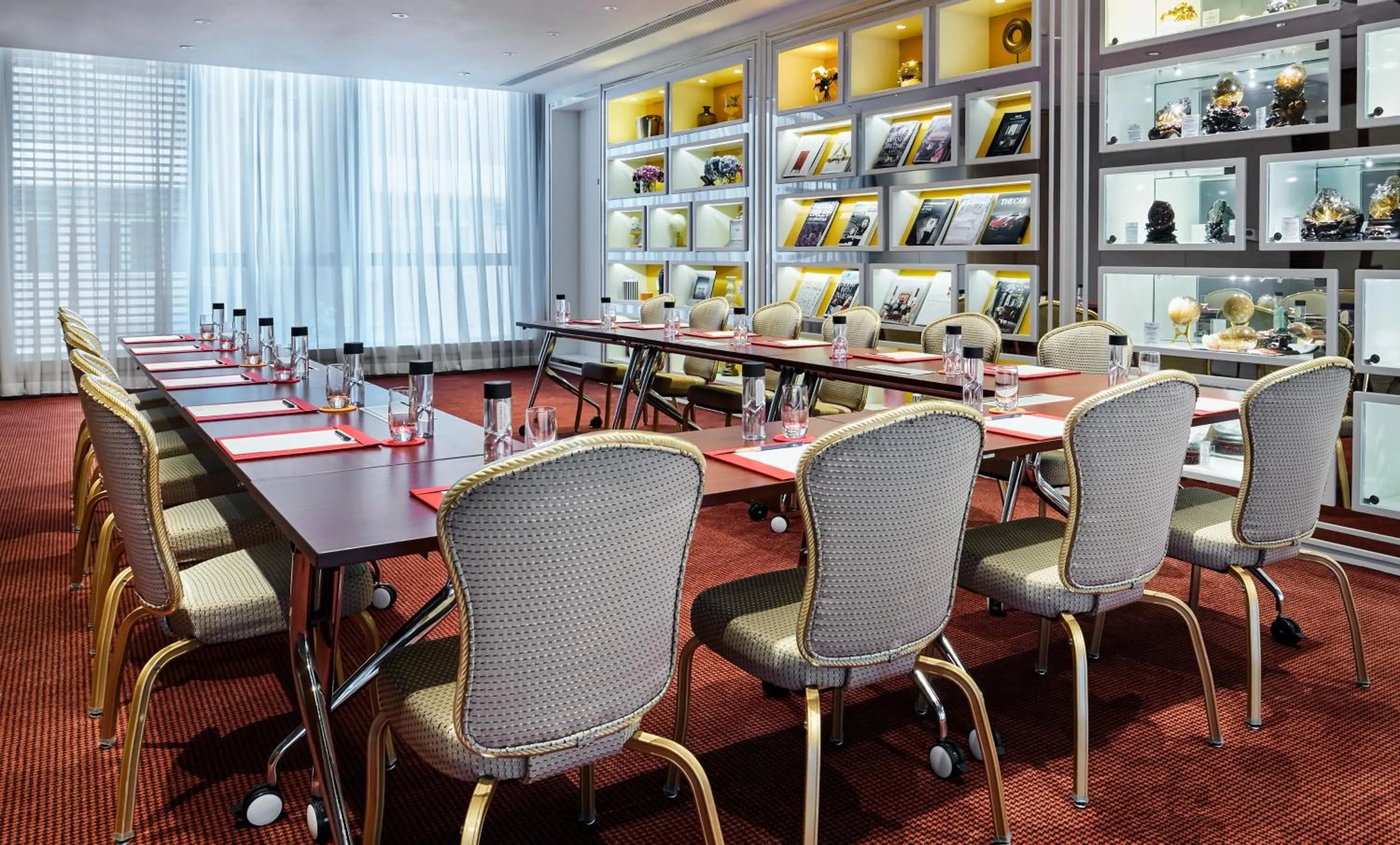 Meeting/conference room in Hotel Indigo Hong Kong Island by IHG