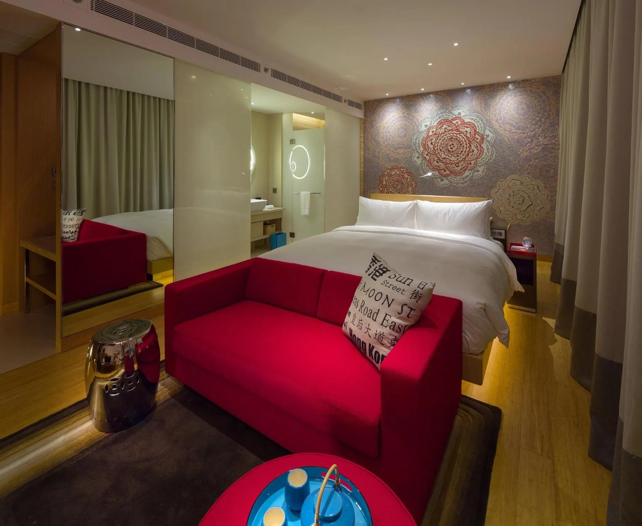 Photo of the whole room, Bed in Hotel Indigo Hong Kong Island by IHG