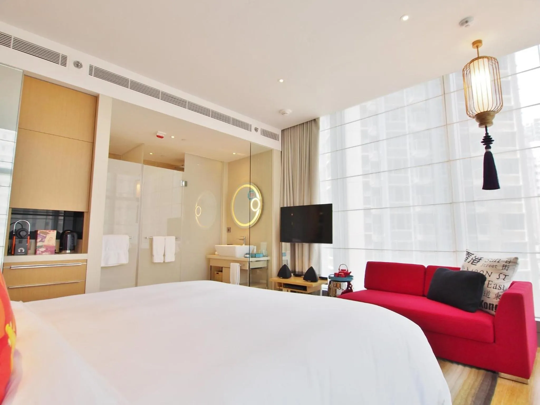 Photo of the whole room, Bed in Hotel Indigo Hong Kong Island by IHG