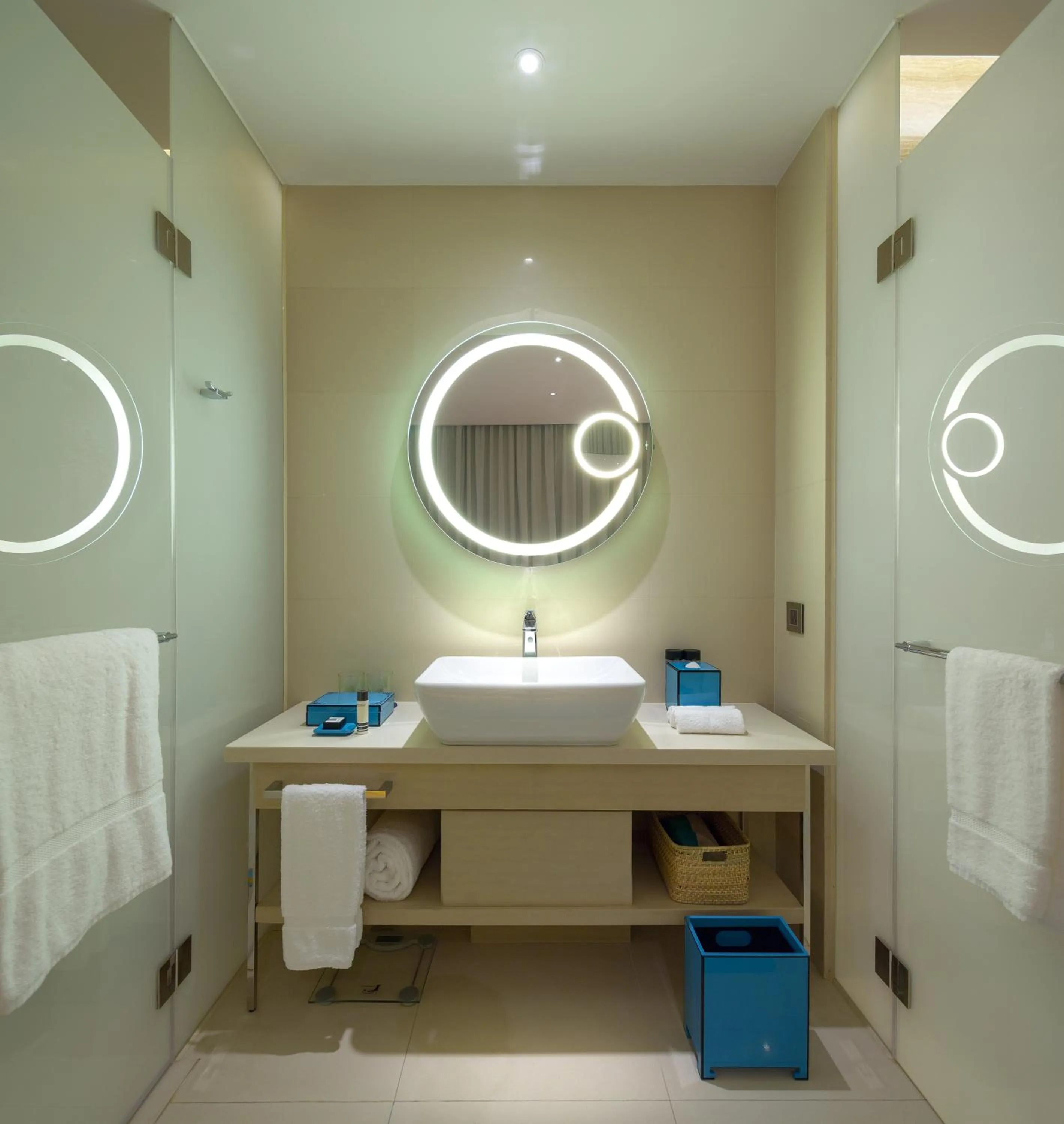 Toilet in Hotel Indigo Hong Kong Island by IHG