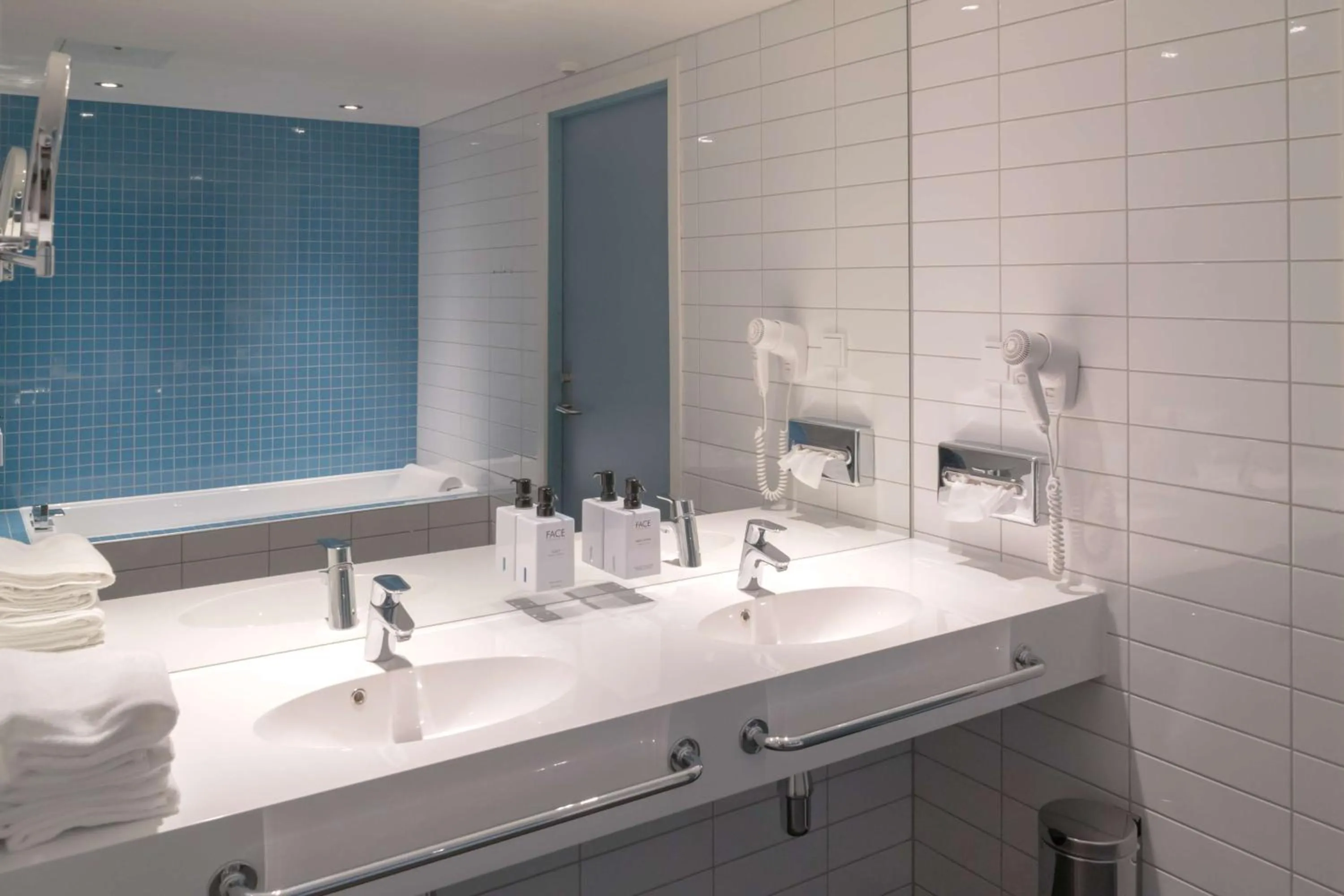 Photo of the whole room in Scandic Ishavshotel