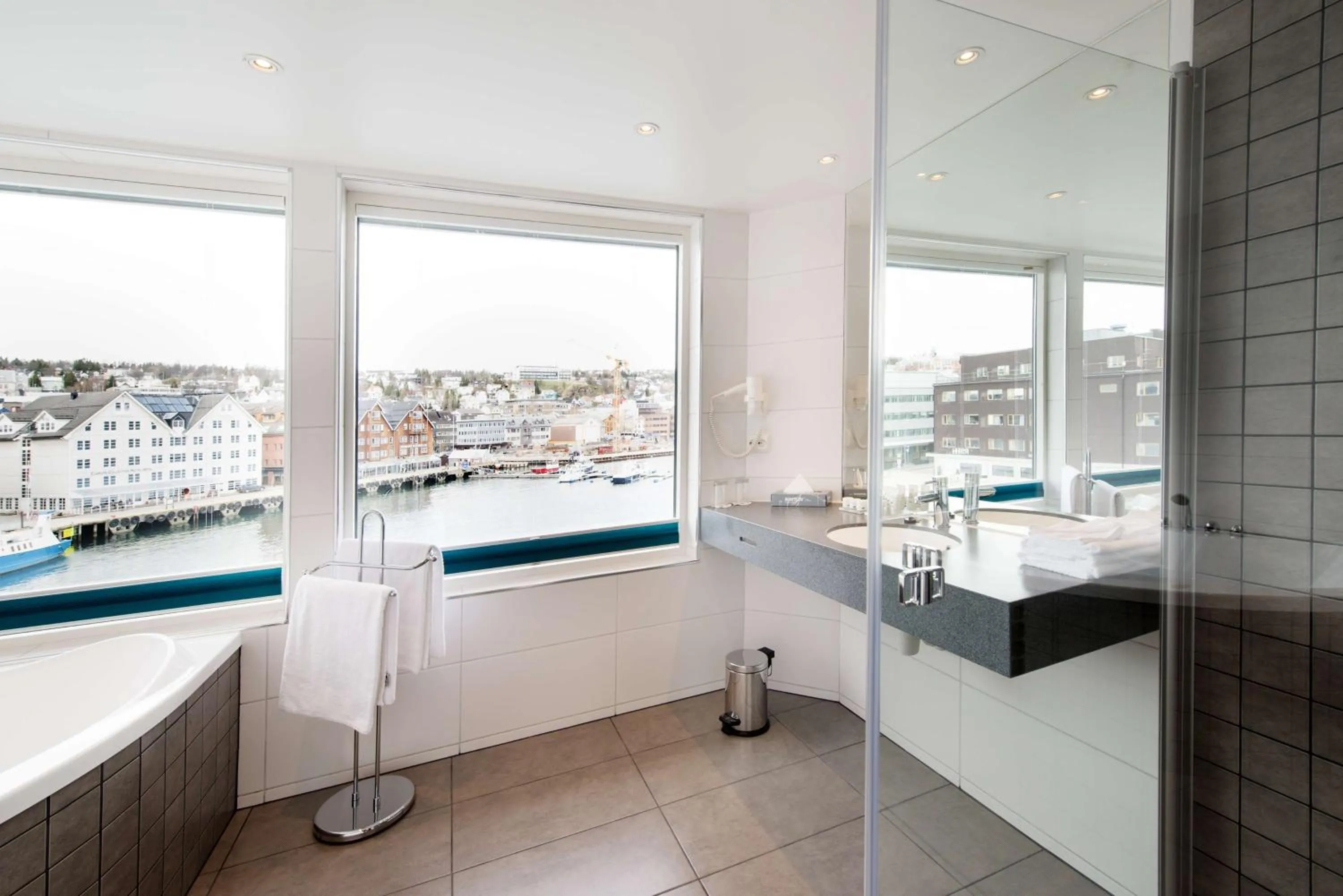 Bedroom in Scandic Ishavshotel