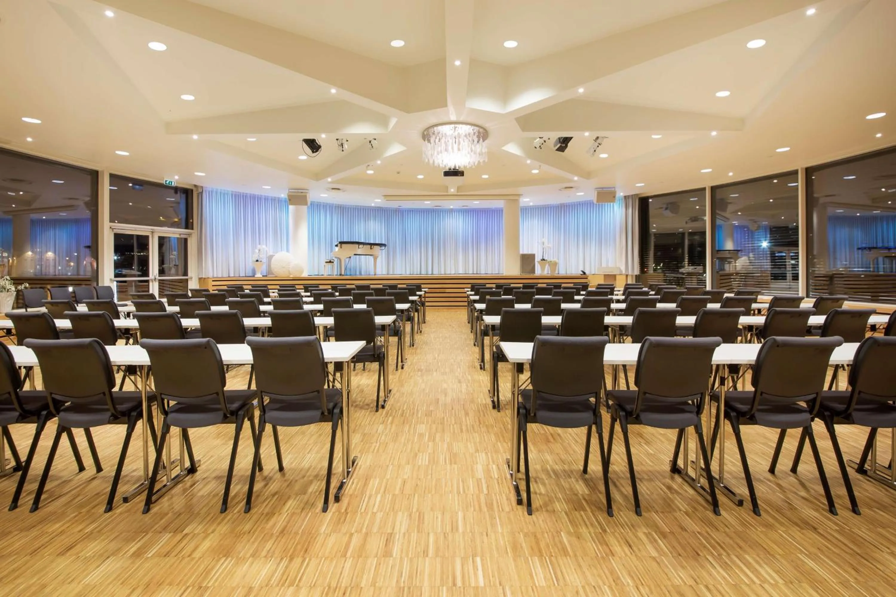Meeting/conference room in Scandic Ishavshotel