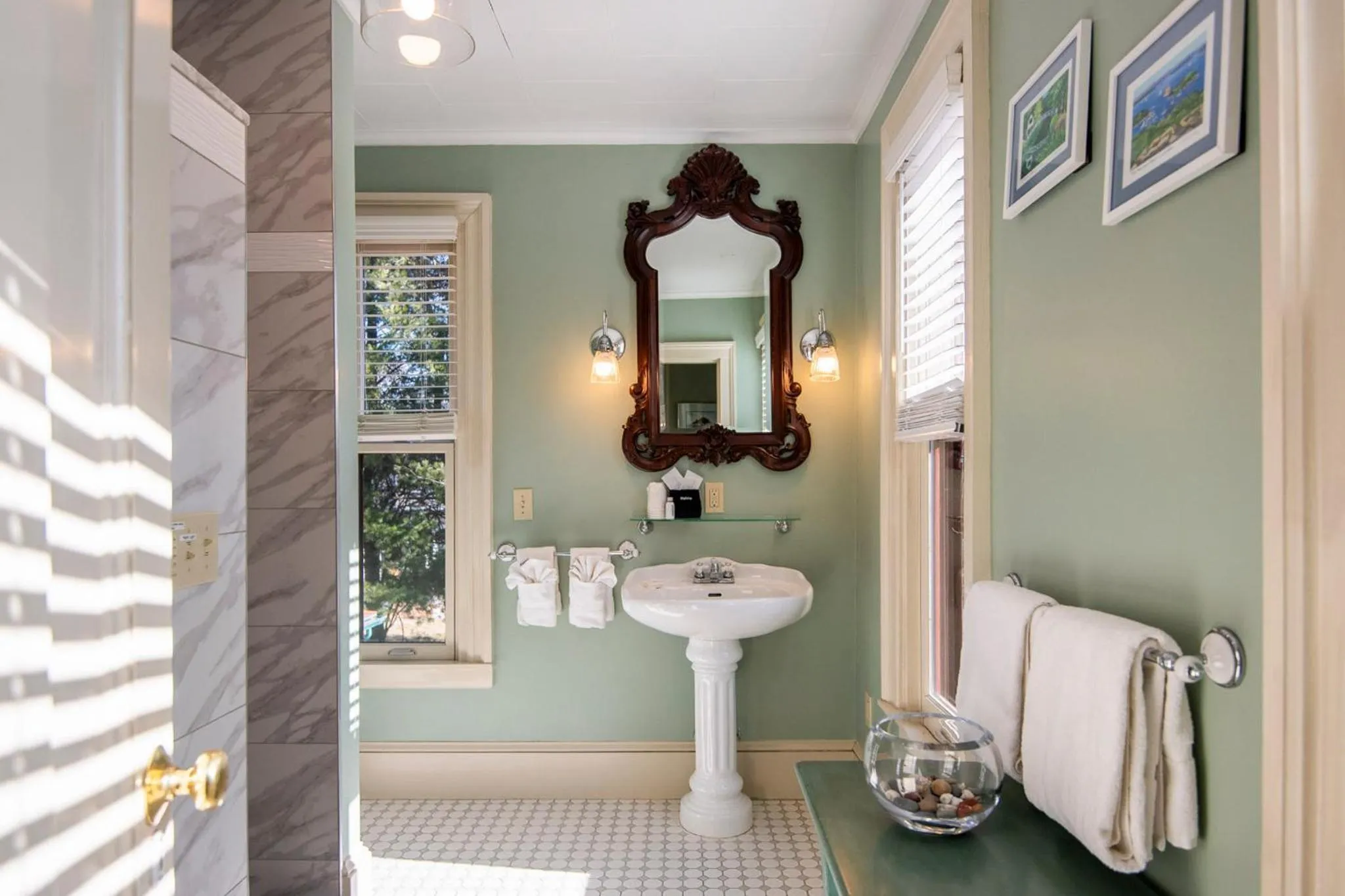 Shower in The Primrose