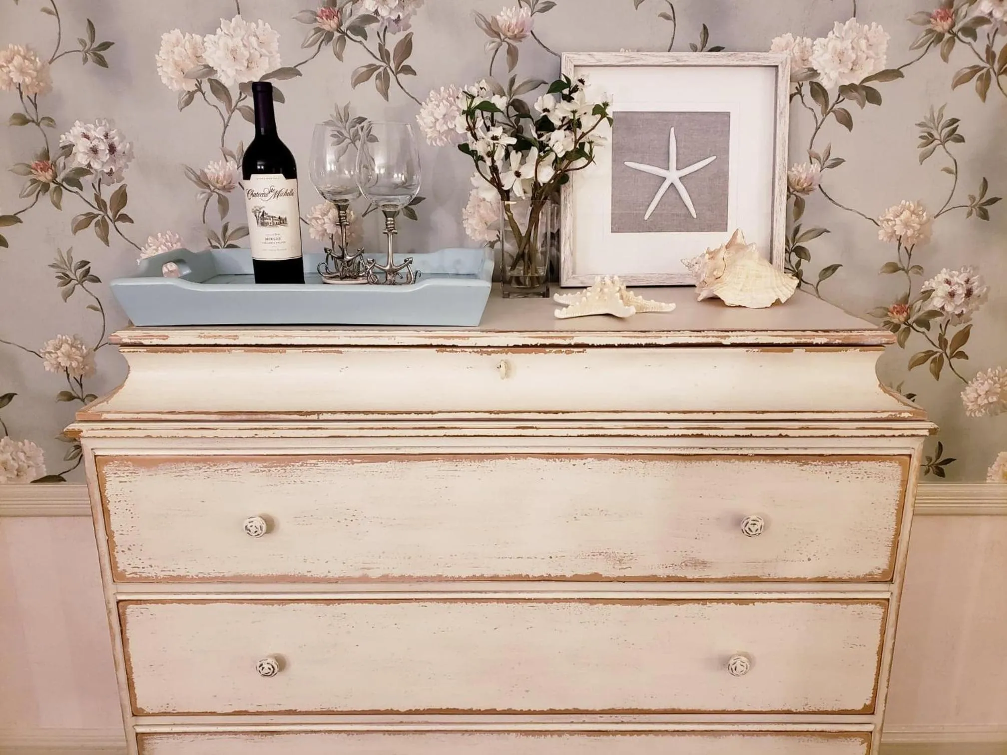 Decorative detail in The Primrose