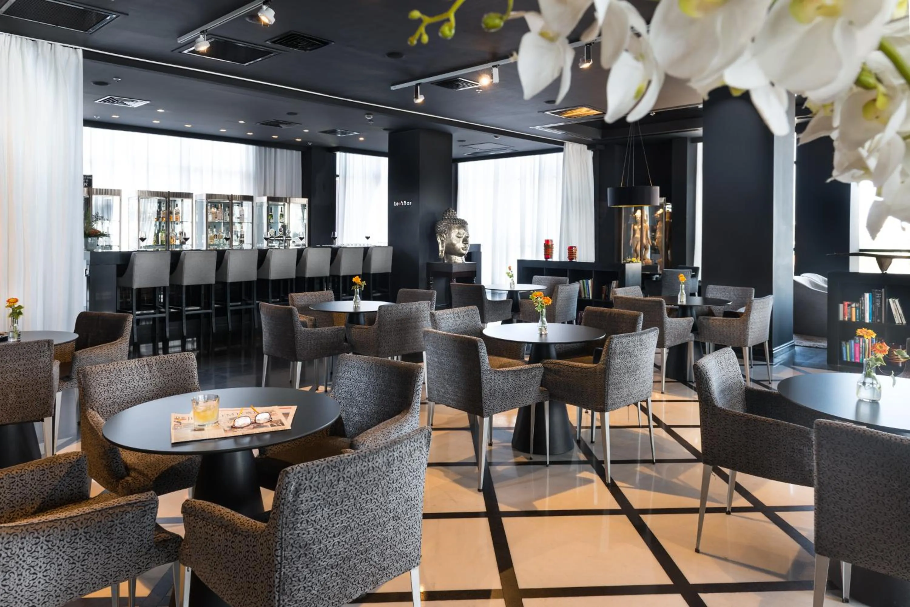 Lobby or reception in Leonardo Boutique Hotel Tel Aviv