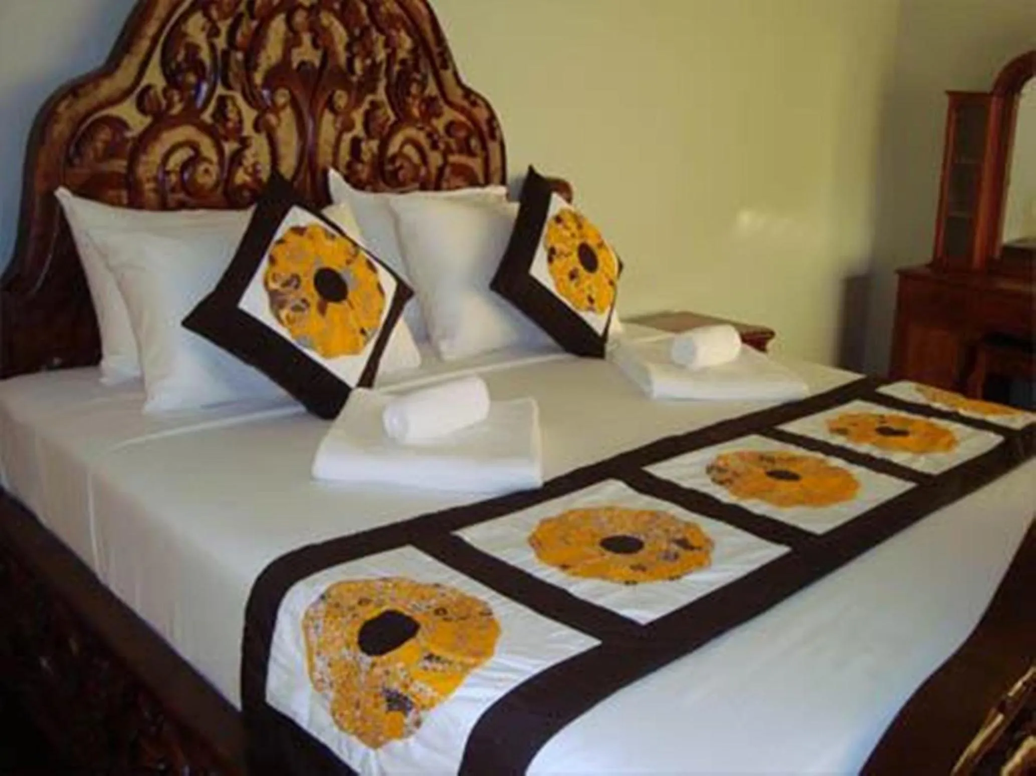 Bed in Memoria Palace & Resort