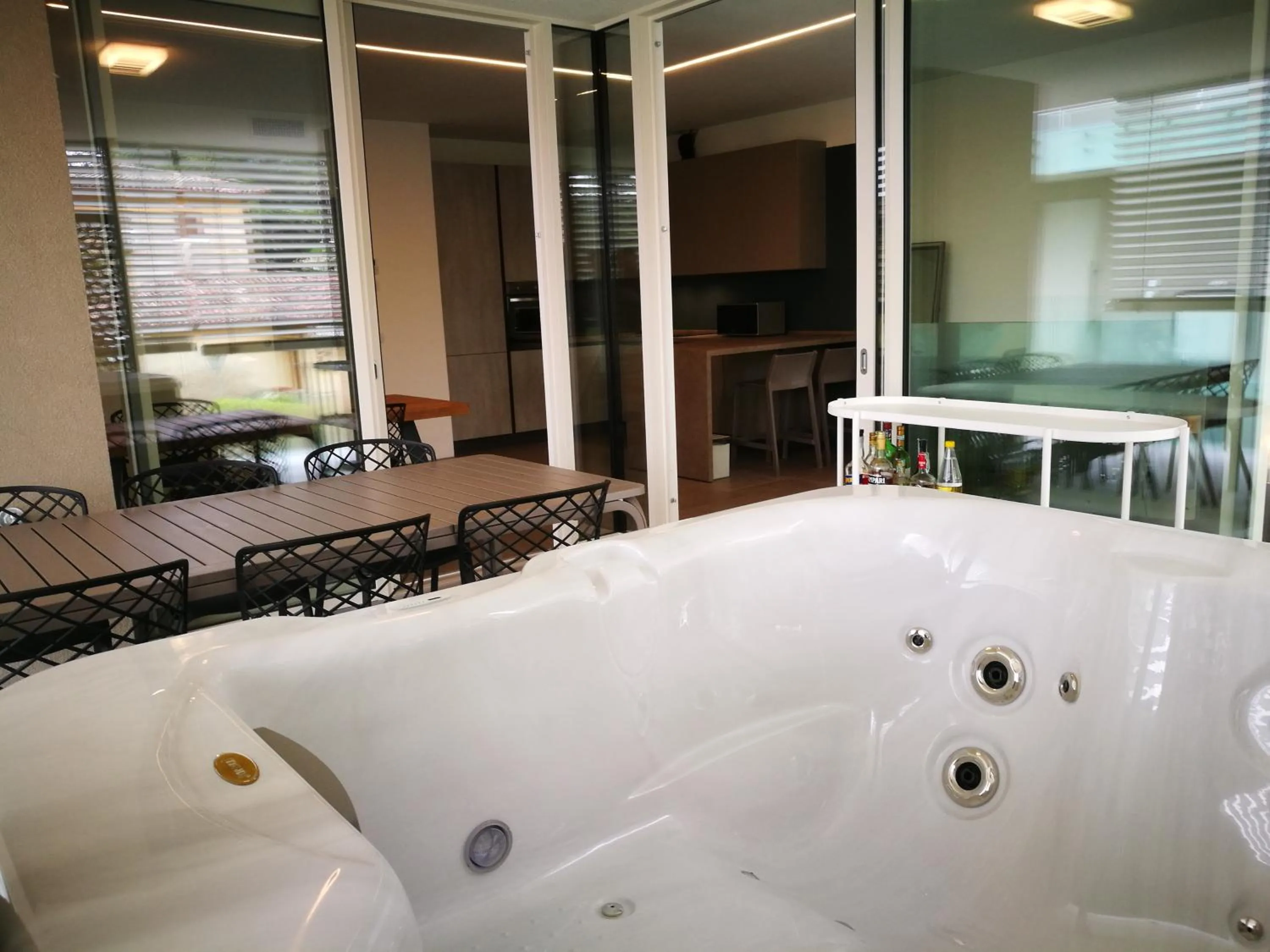 Hot Tub in Suite Laura - Torri del Benaco