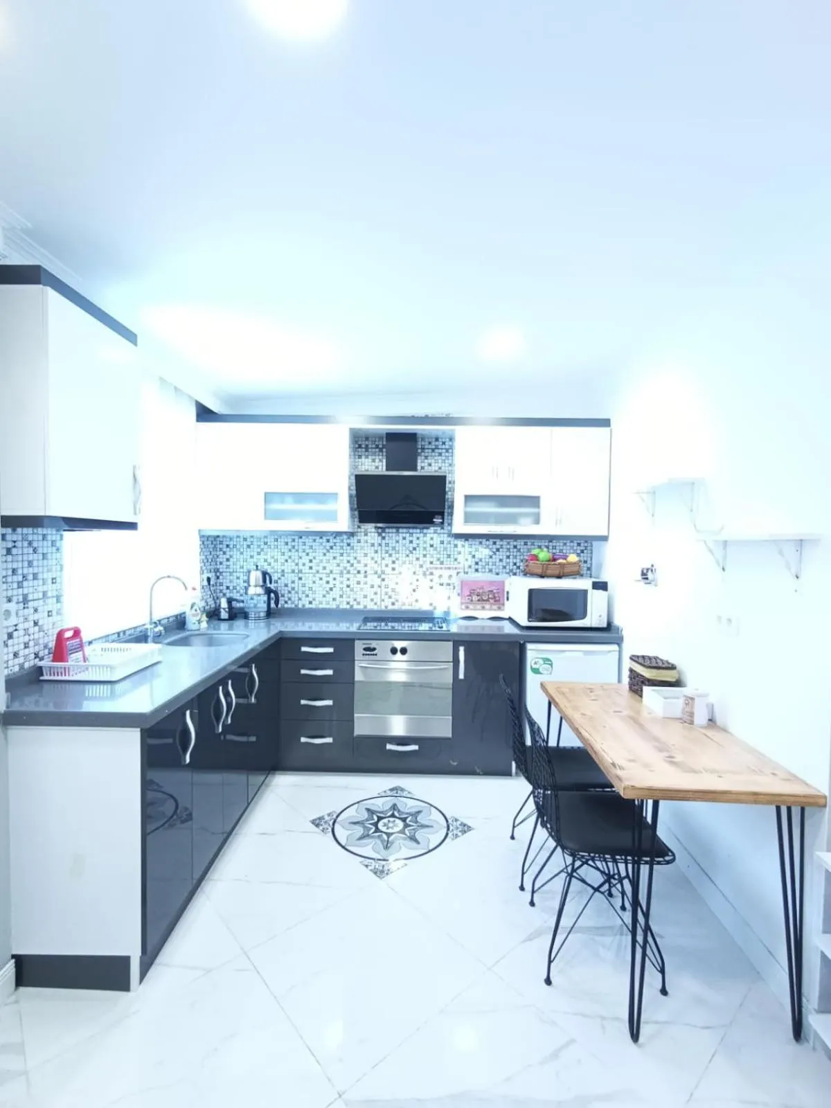 Kitchen or kitchenette in Little Palace Blue Apartment