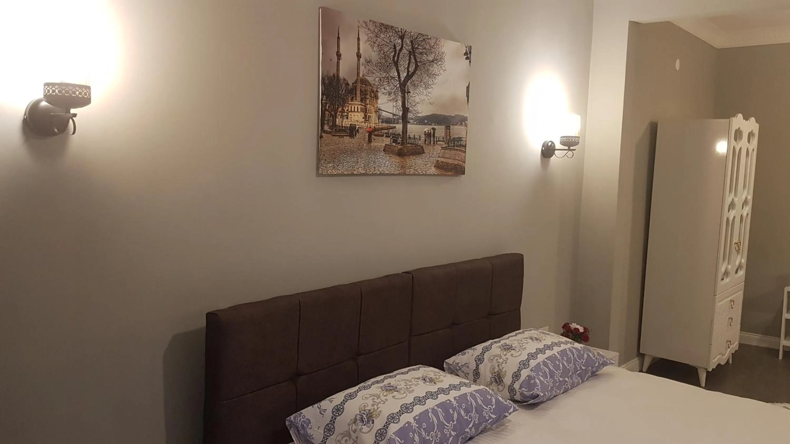 Bed in Little Palace Blue Apartment