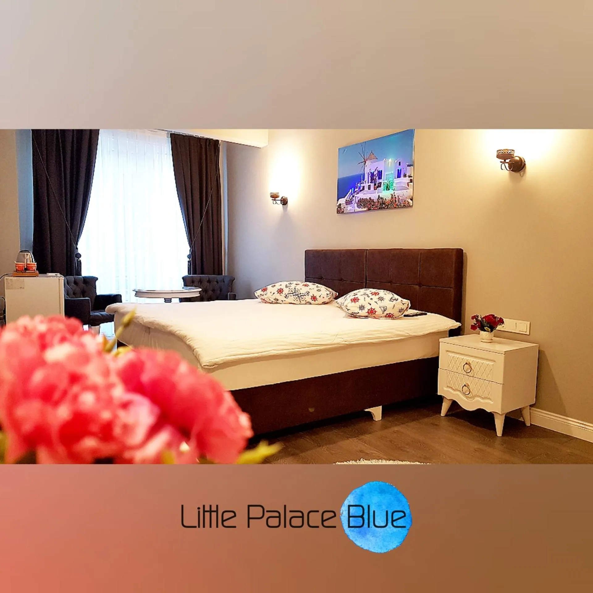Bed in Little Palace Blue Apartment